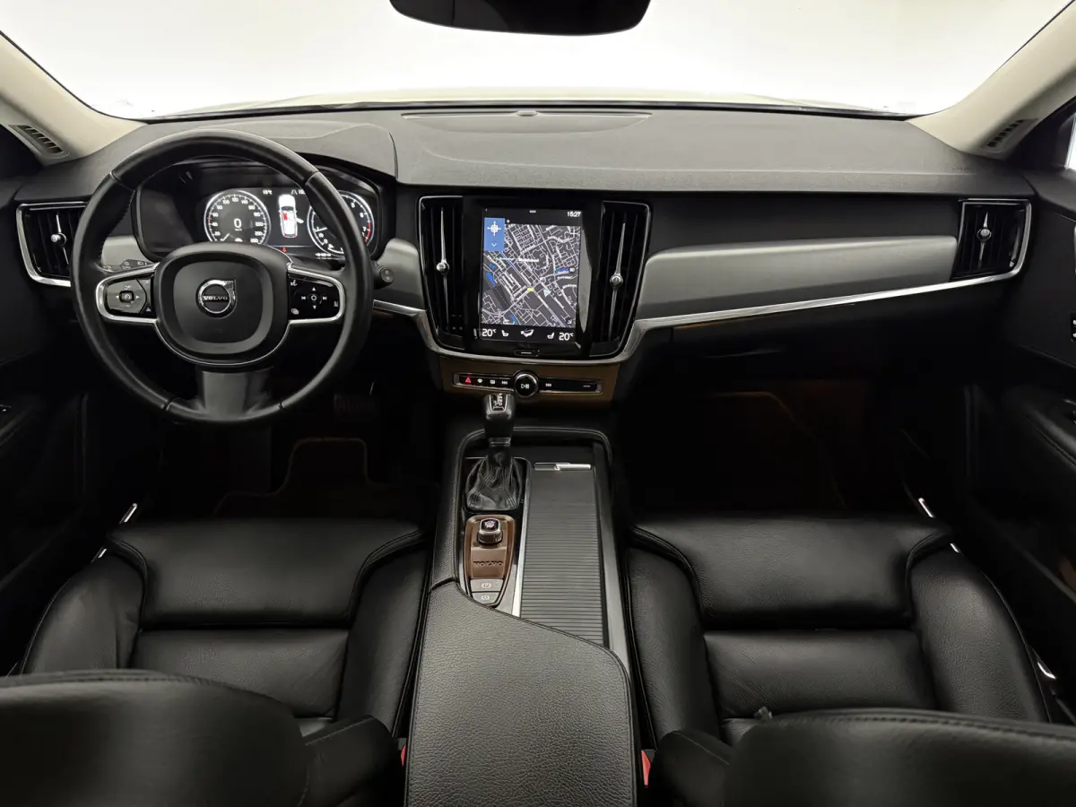 2.0 T5 90th Anniversary Edition | LPG | Virtual | Camera | Carplay | Trekhaak | Cruise | NAP
