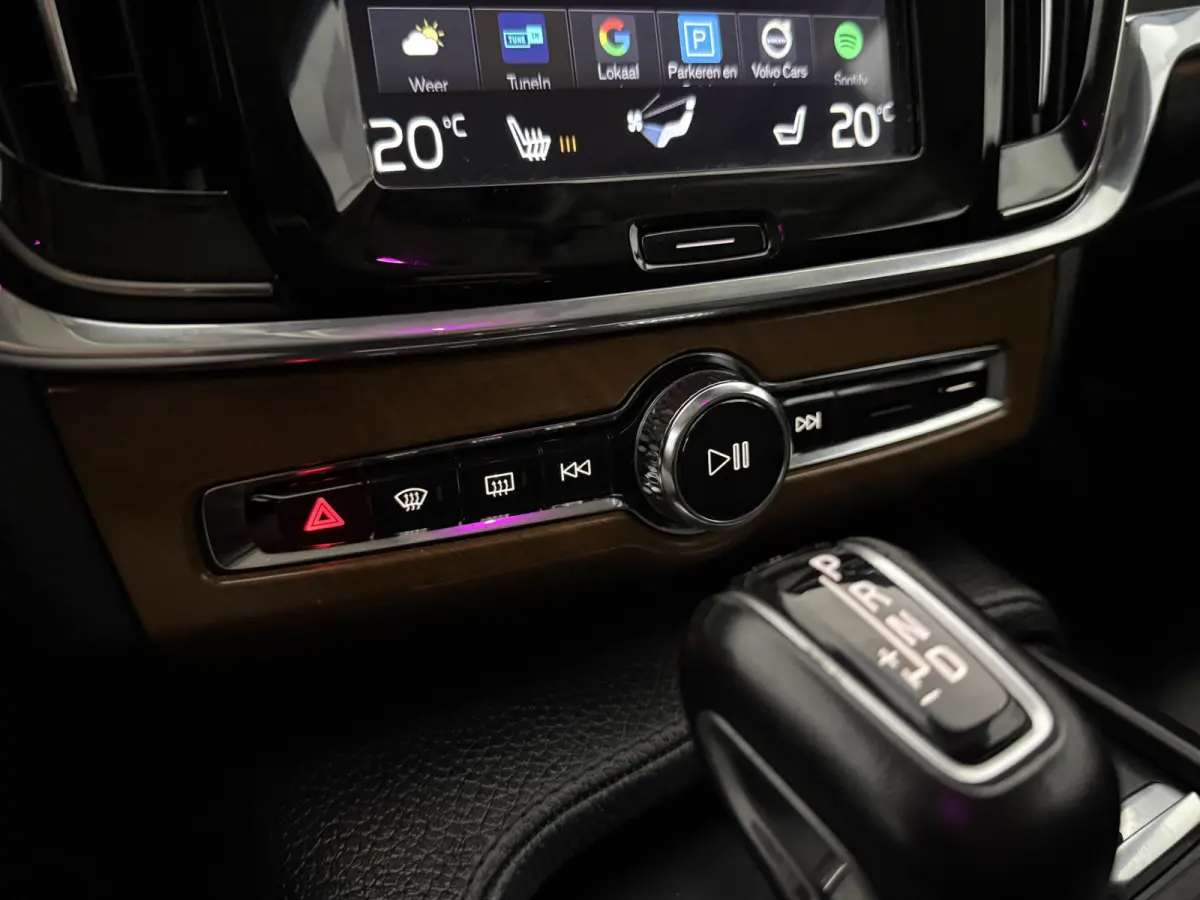 2.0 T5 90th Anniversary Edition | LPG | Virtual | Camera | Carplay | Trekhaak | Cruise | NAP