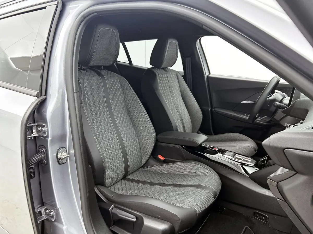 EV 156pk Allure Avantage 54 kWh Automaat | Navigatie | ACCU 98% |  360° Camera | 3-Fase | Adaptieve Cruise Control | Dodehoekdetectie | Climate Control | 17"LMV | Apple Carplay/Android Auto