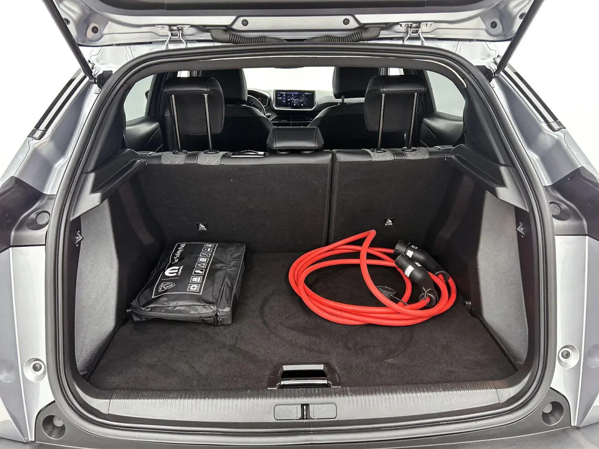 EV 156pk Allure Avantage 54 kWh Automaat | Navigatie | ACCU 98% |  360° Camera | 3-Fase | Adaptieve Cruise Control | Dodehoekdetectie | Climate Control | 17"LMV | Apple Carplay/Android Auto