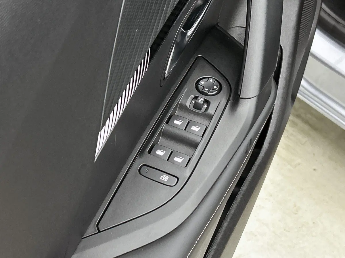EV 156pk Allure Avantage 54 kWh Automaat | Navigatie | ACCU 98% |  360° Camera | 3-Fase | Adaptieve Cruise Control | Dodehoekdetectie | Climate Control | 17"LMV | Apple Carplay/Android Auto