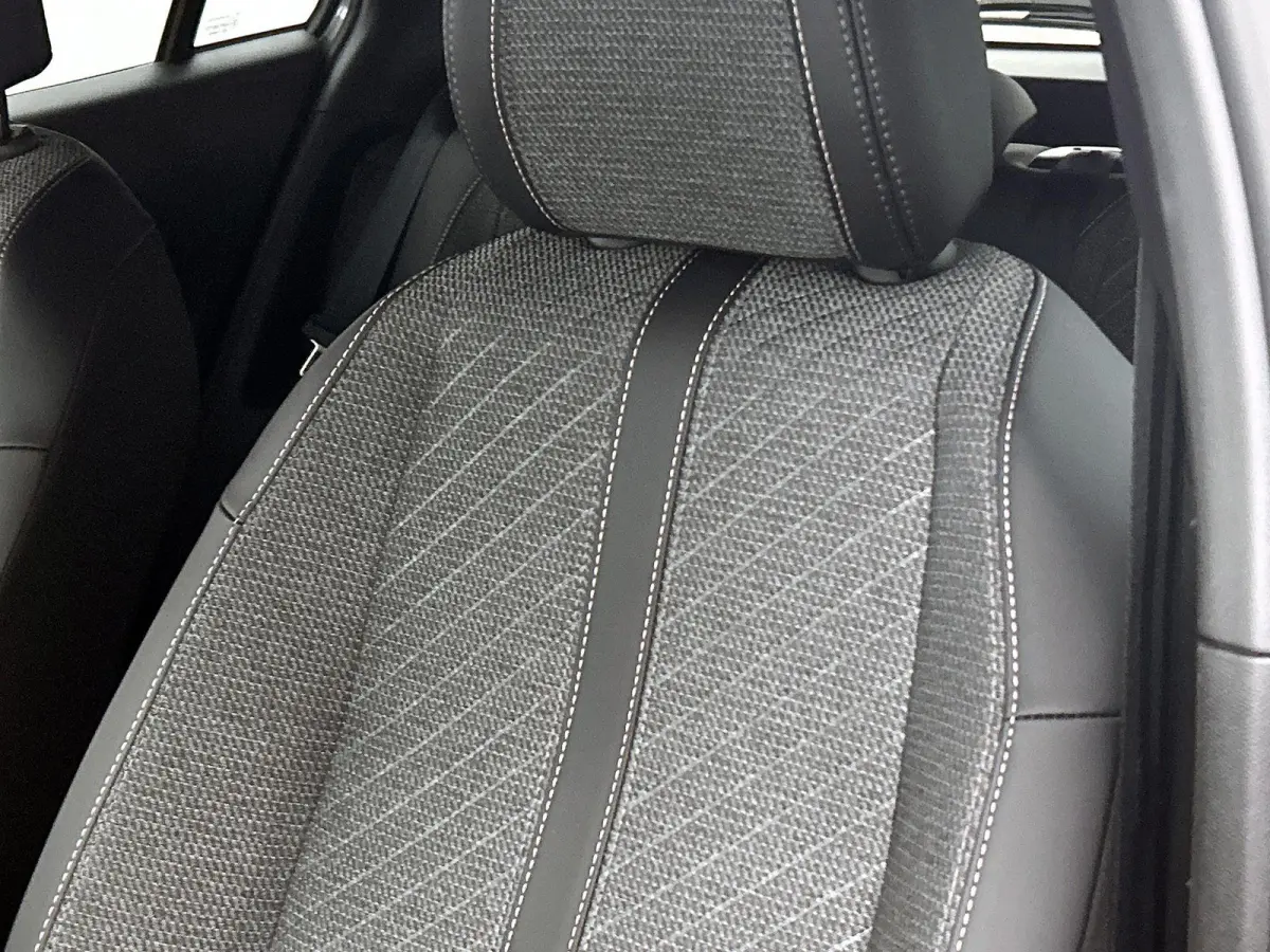 EV 156pk Allure Avantage 54 kWh Automaat | Navigatie | ACCU 98% |  360° Camera | 3-Fase | Adaptieve Cruise Control | Dodehoekdetectie | Climate Control | 17"LMV | Apple Carplay/Android Auto
