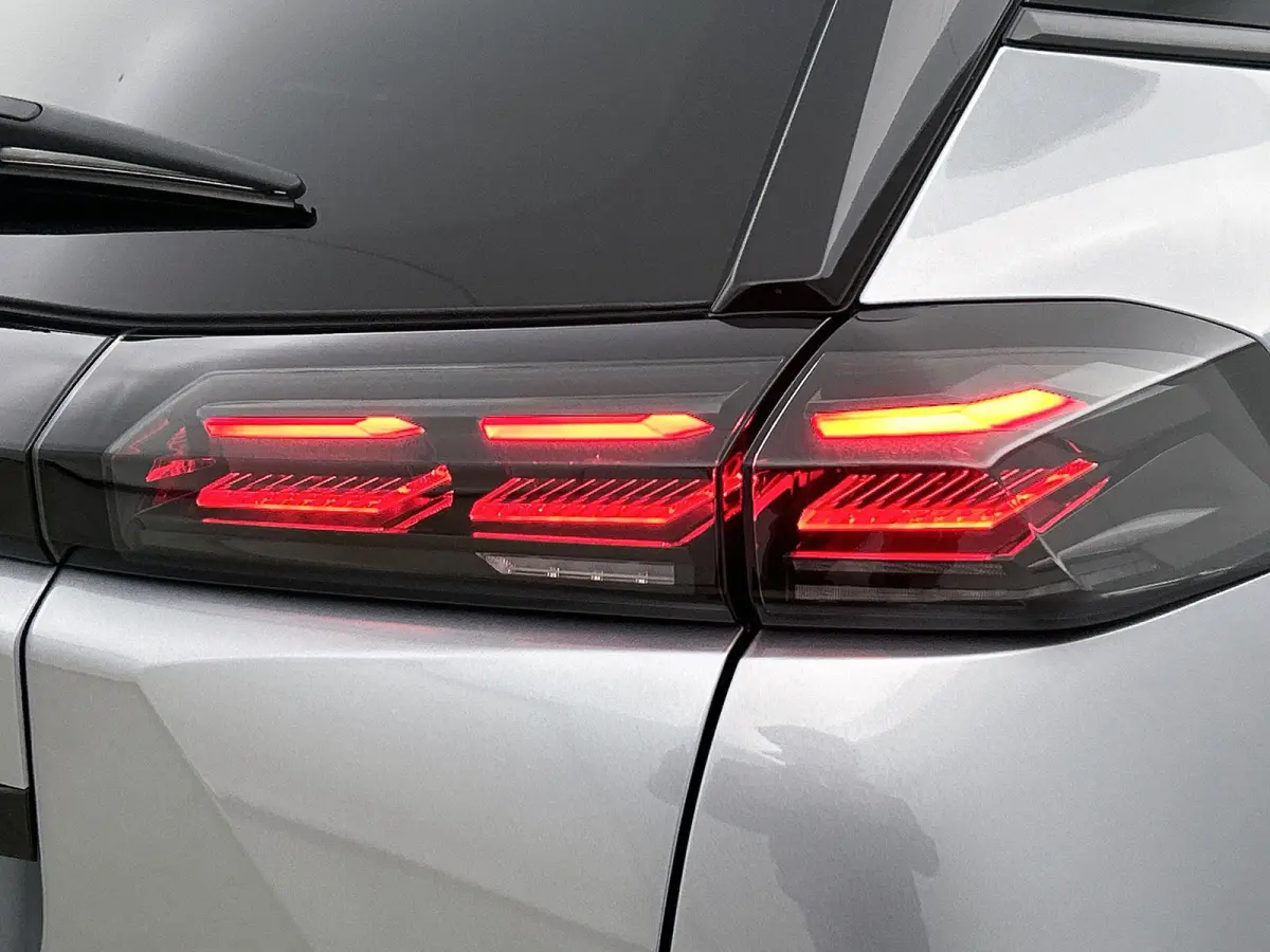 EV 156pk Allure Avantage 54 kWh Automaat | Navigatie | ACCU 98% |  360° Camera | 3-Fase | Adaptieve Cruise Control | Dodehoekdetectie | Climate Control | 17"LMV | Apple Carplay/Android Auto