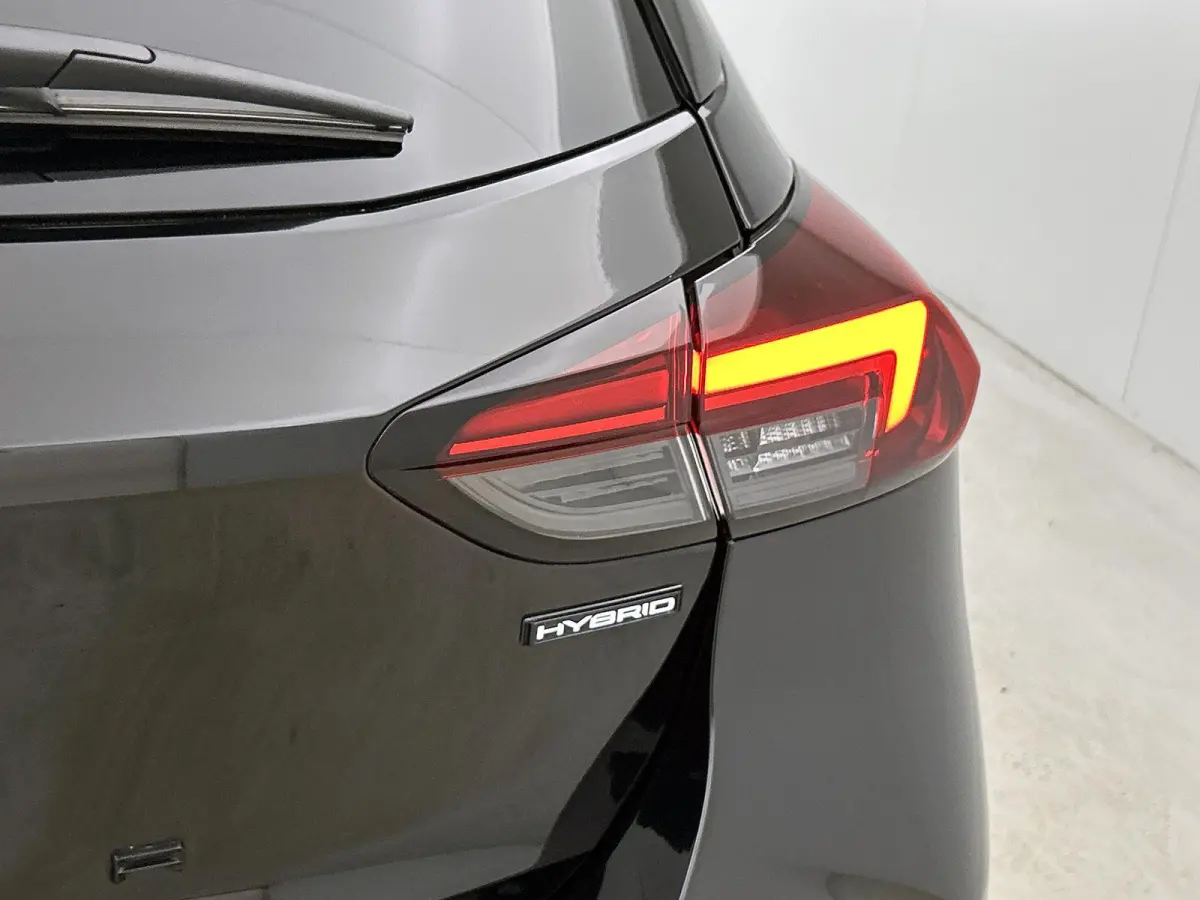 1.2 110pk Hybrid GS Automaat | Navigatie | Climate Control | Cruise Control | Camera | Dodehoekdetectie | LED | 16"LMV | Apple Carplay/Android Auto |