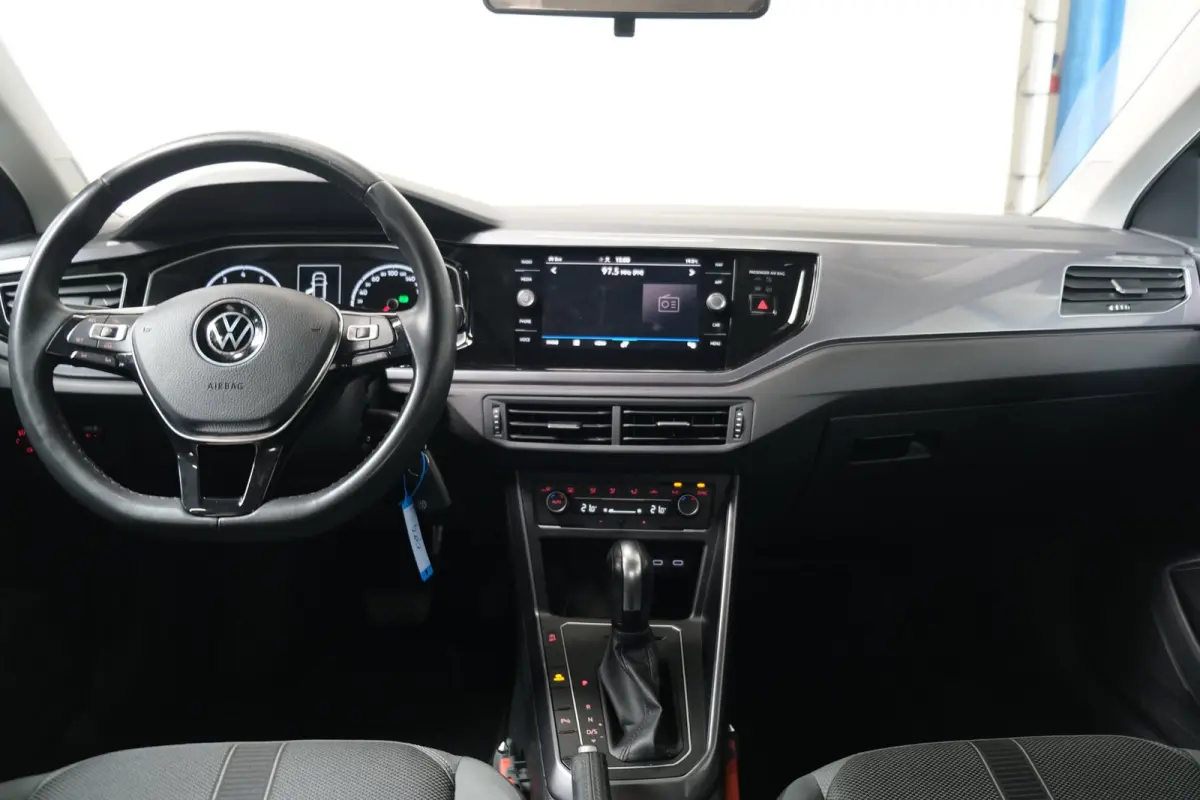 1.0 TSI Highline Business R-Line Automaat - N.A.P. Airco, Cruise, PDC, Carplay, Navi.