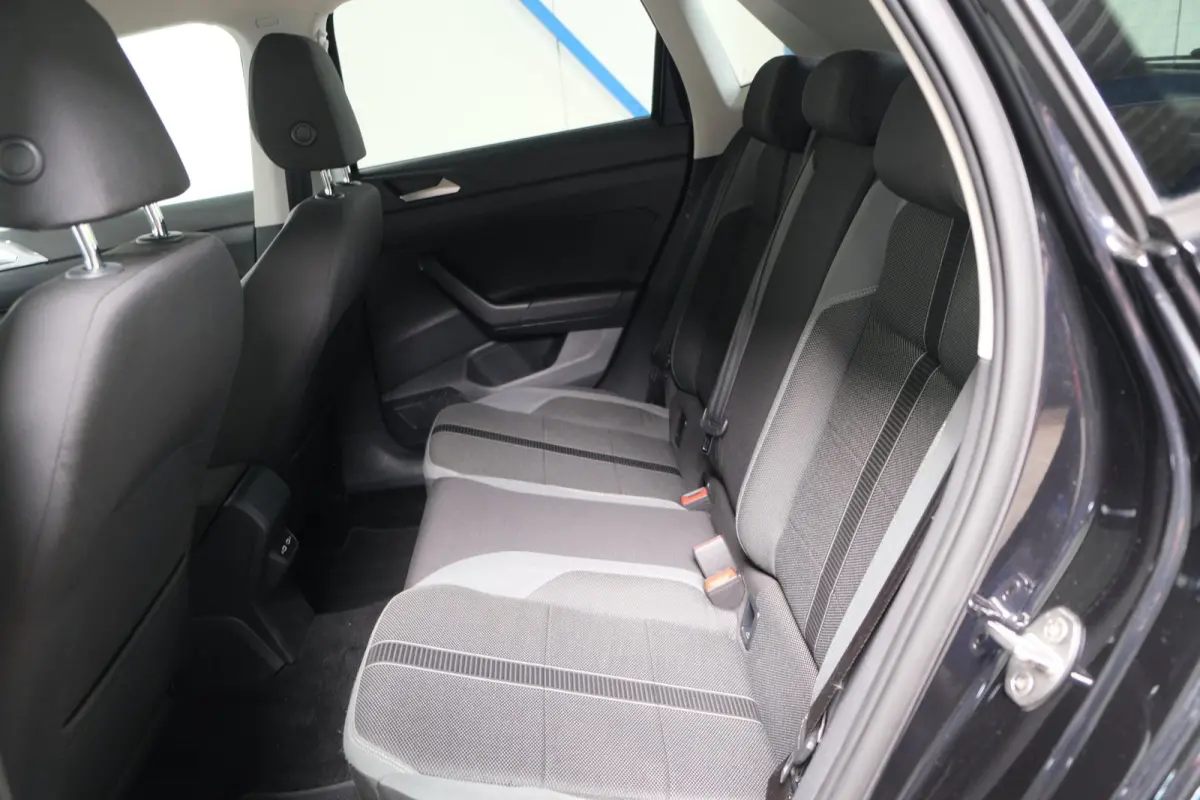 1.0 TSI Highline Business R-Line Automaat - N.A.P. Airco, Cruise, PDC, Carplay, Navi.