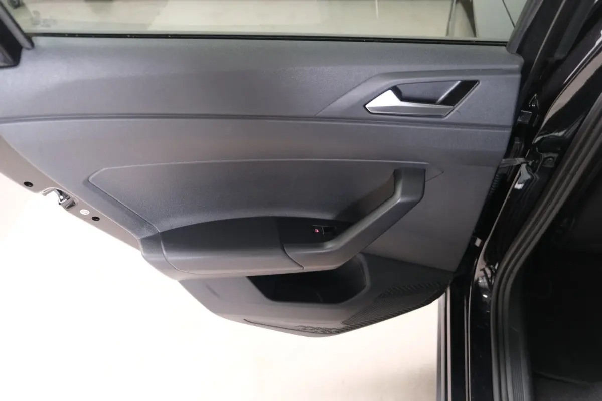 1.0 TSI Highline Business R-Line Automaat - N.A.P. Airco, Cruise, PDC, Carplay, Navi.