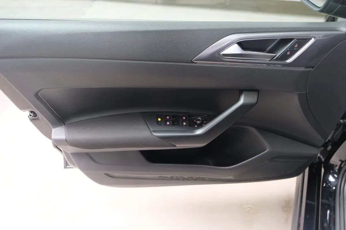 1.0 TSI Highline Business R-Line Automaat - N.A.P. Airco, Cruise, PDC, Carplay, Navi.