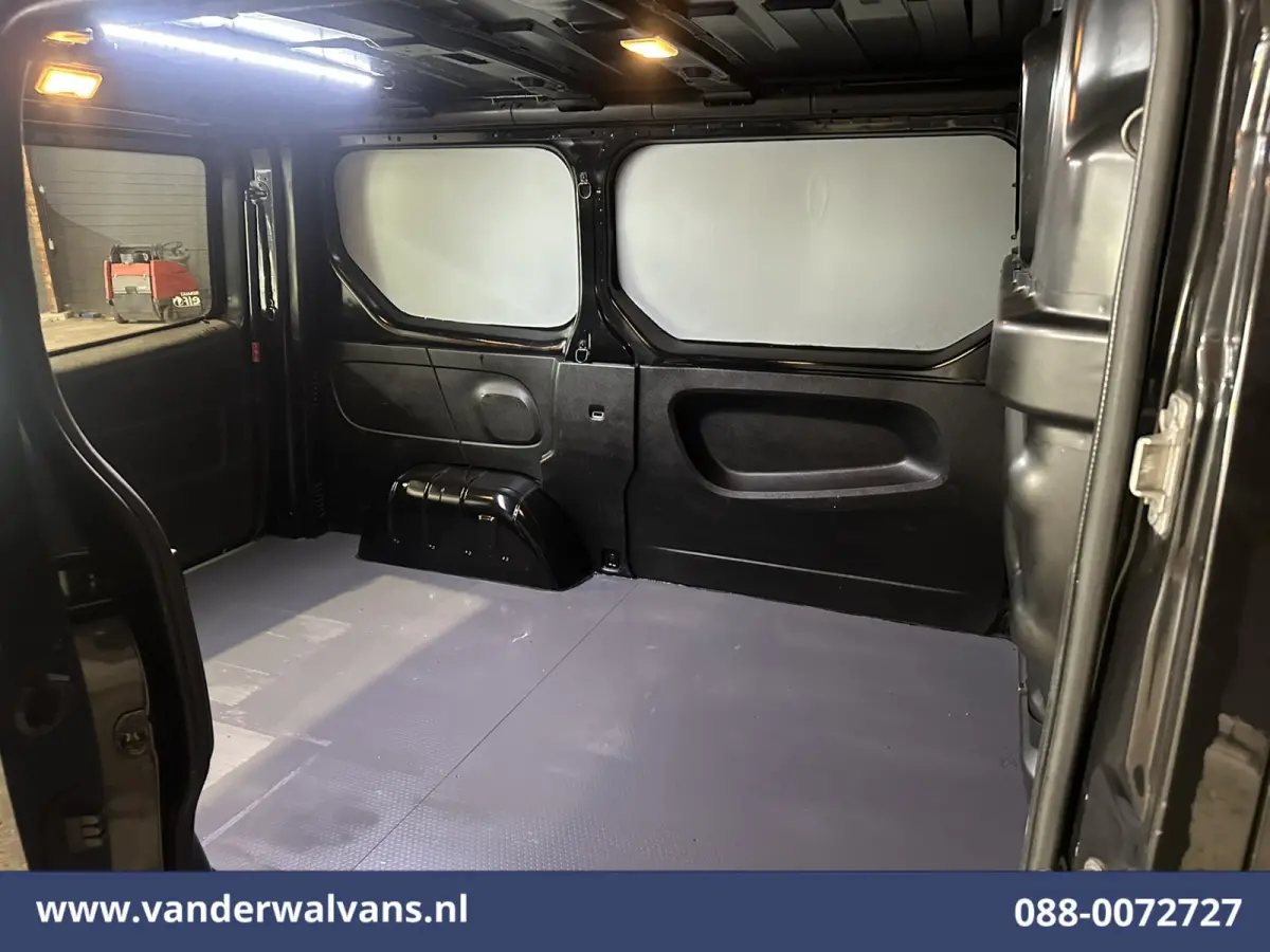 1.6 dCi 120pk L1H1 Airco | Navigatie | Camera | LM Velgen | Trekhaak Cruisecontrol, Parkeersensoren, Bijrijdersbank, Achterklep