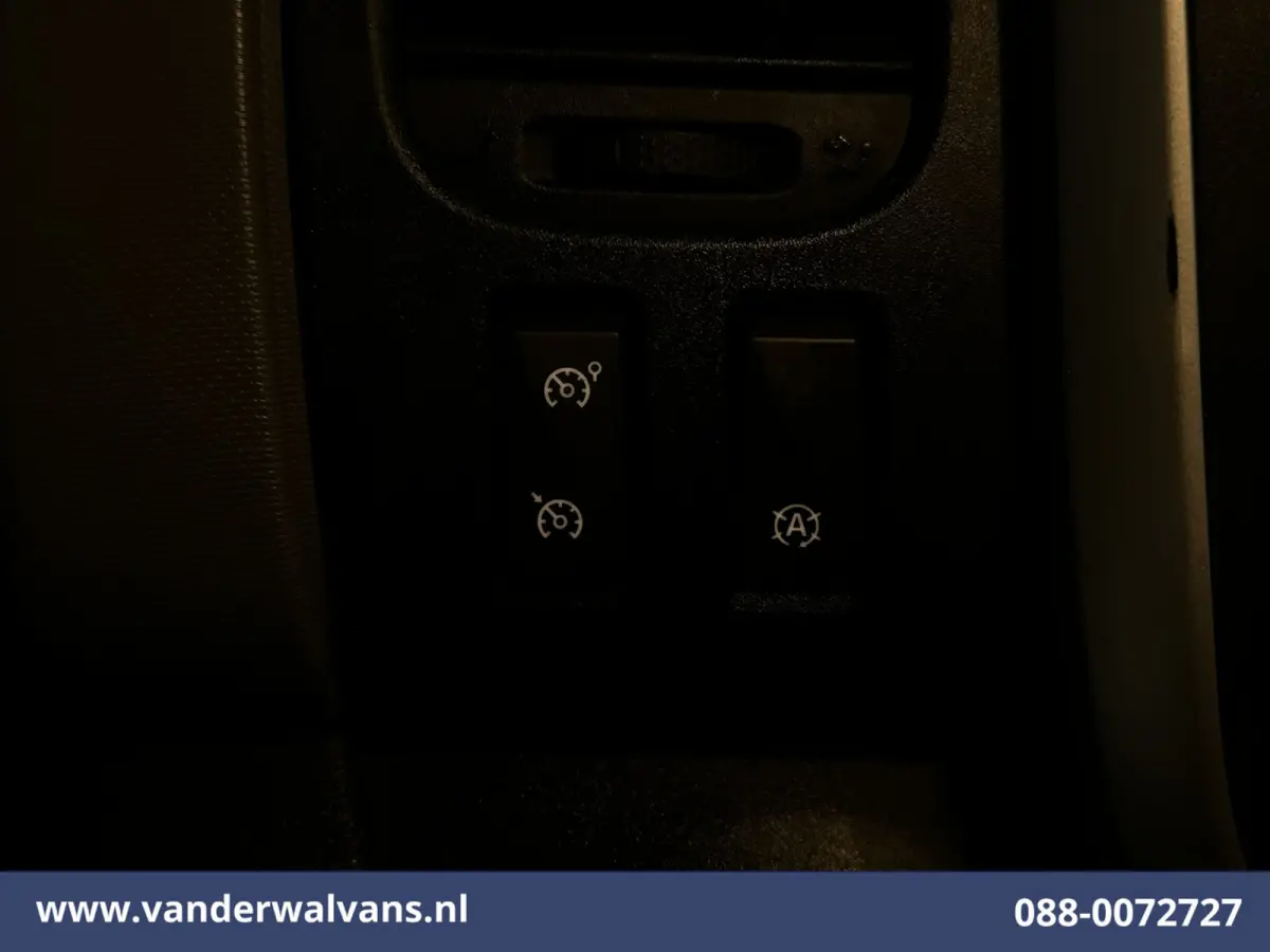 1.6 dCi 120pk L1H1 Airco | Navigatie | Camera | LM Velgen | Trekhaak Cruisecontrol, Parkeersensoren, Bijrijdersbank, Achterklep