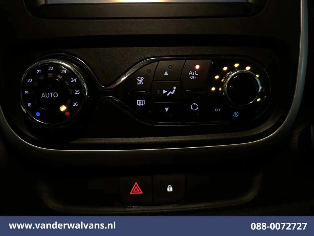 1.6 dCi 120pk L1H1 Airco | Navigatie | Camera | LM Velgen | Trekhaak Cruisecontrol, Parkeersensoren, Bijrijdersbank, Achterklep