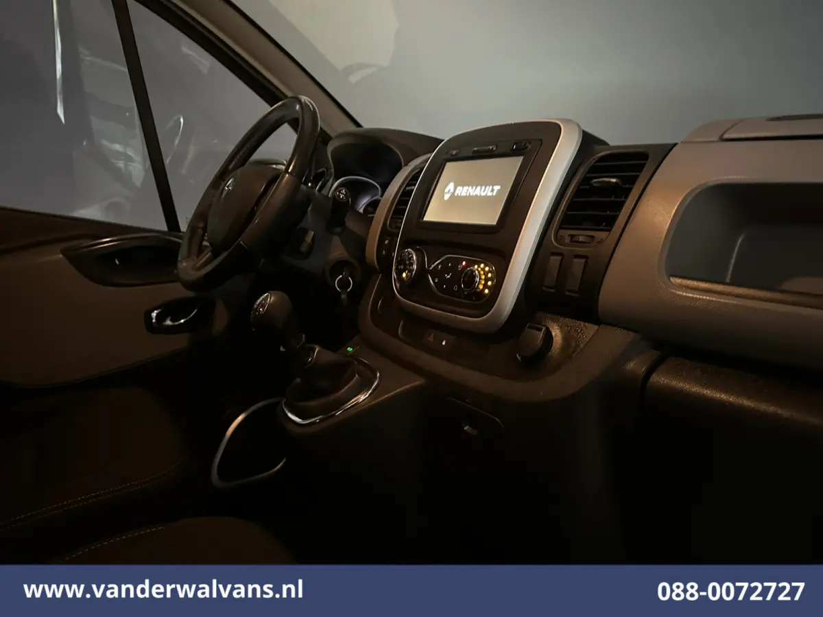 1.6 dCi 120pk L1H1 Airco | Navigatie | Camera | LM Velgen | Trekhaak Cruisecontrol, Parkeersensoren, Bijrijdersbank, Achterklep