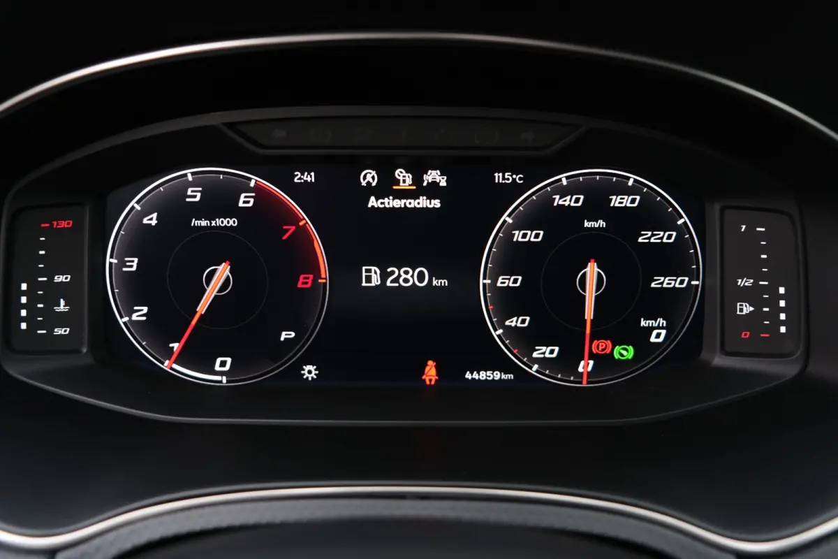 1.0 FR DSG 110PK Facelift Pano Navi Led Camera