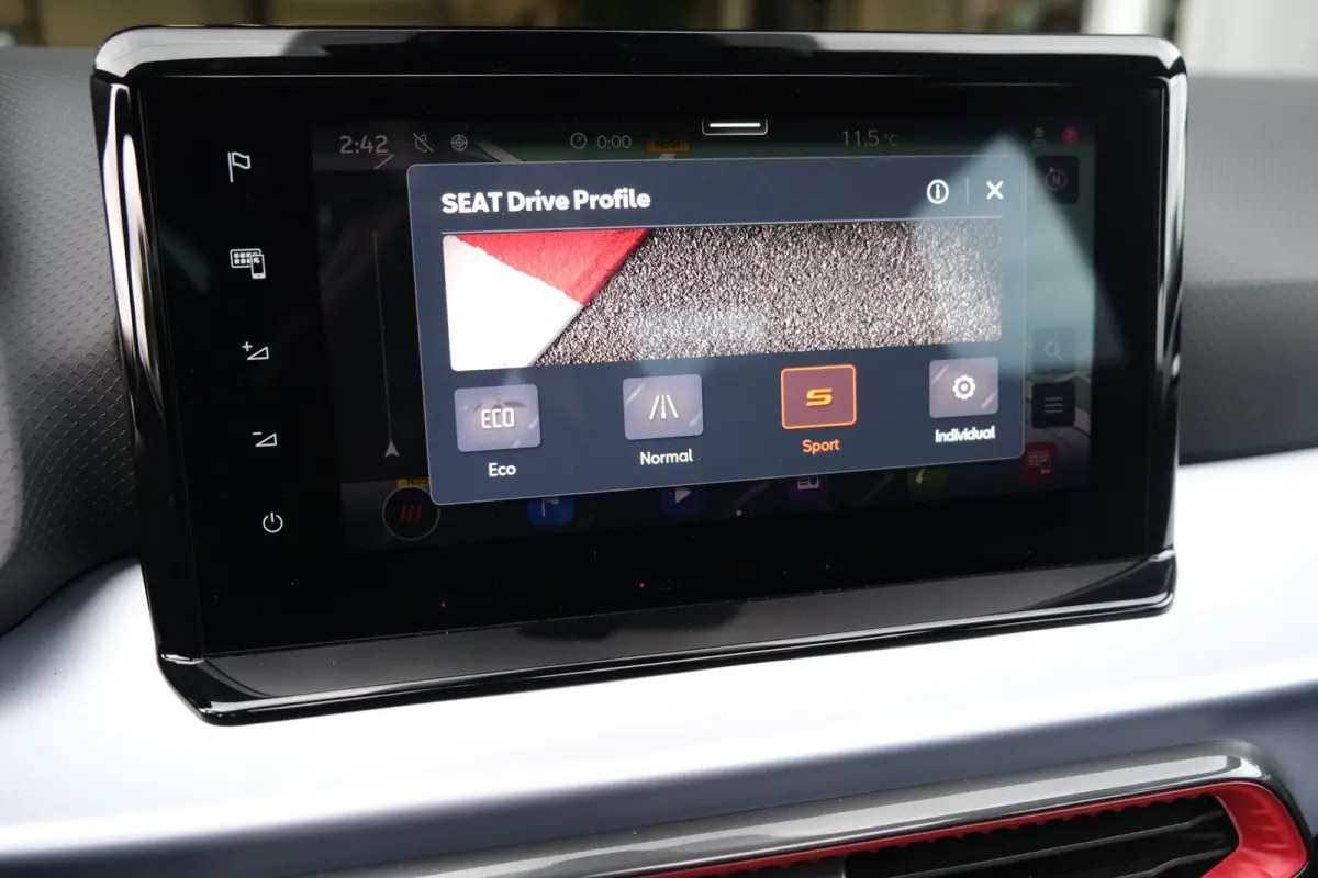 1.0 FR DSG 110PK Facelift Pano Navi Led Camera