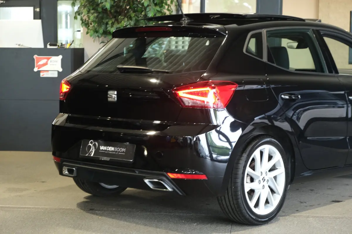 1.0 FR DSG 110PK Facelift Pano Navi Led Camera