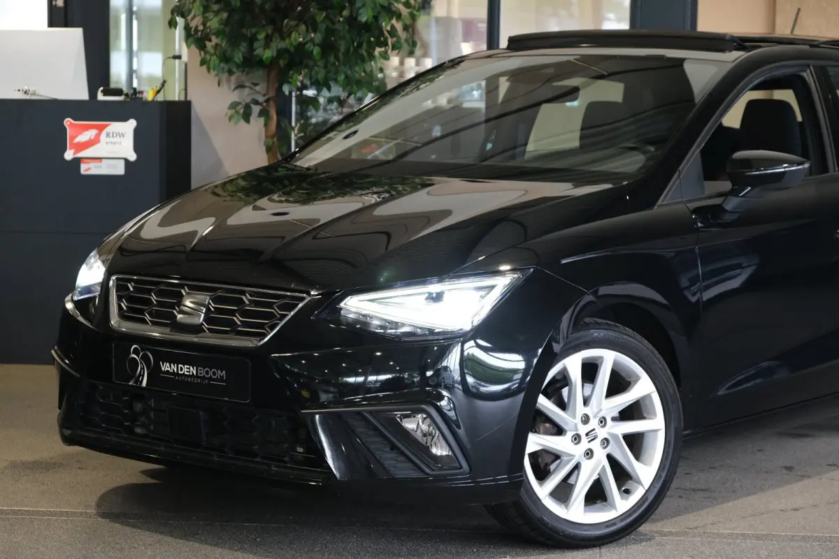1.0 FR DSG 110PK Facelift Pano Navi Led Camera