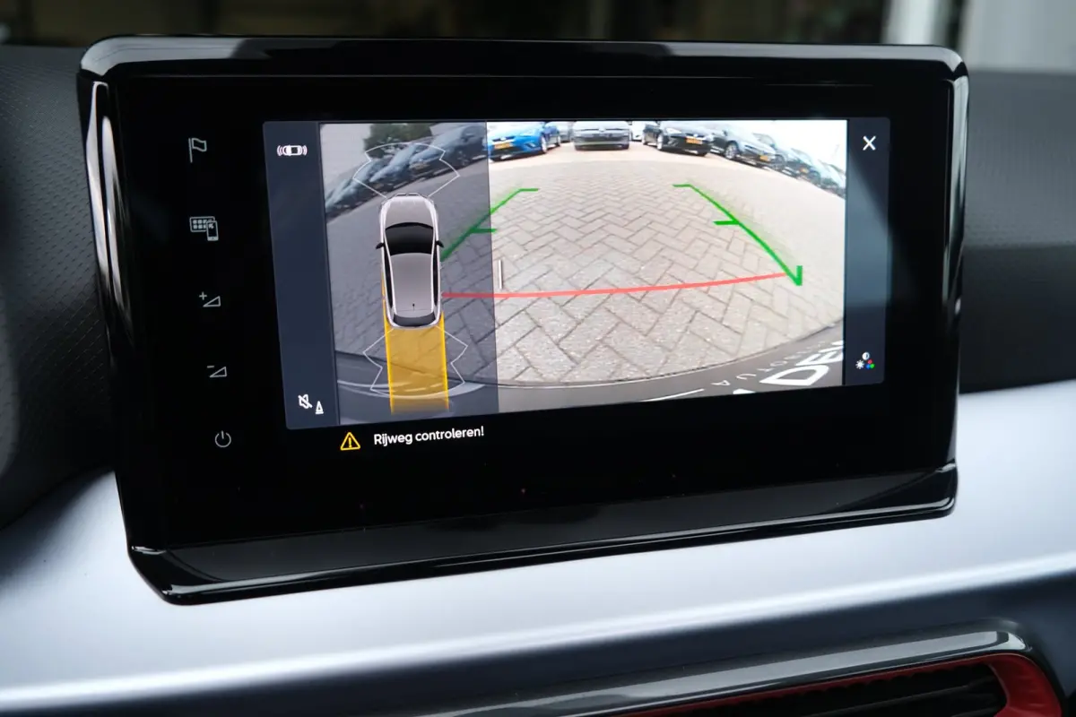 1.0 FR DSG 110PK Facelift Pano Navi Led Camera
