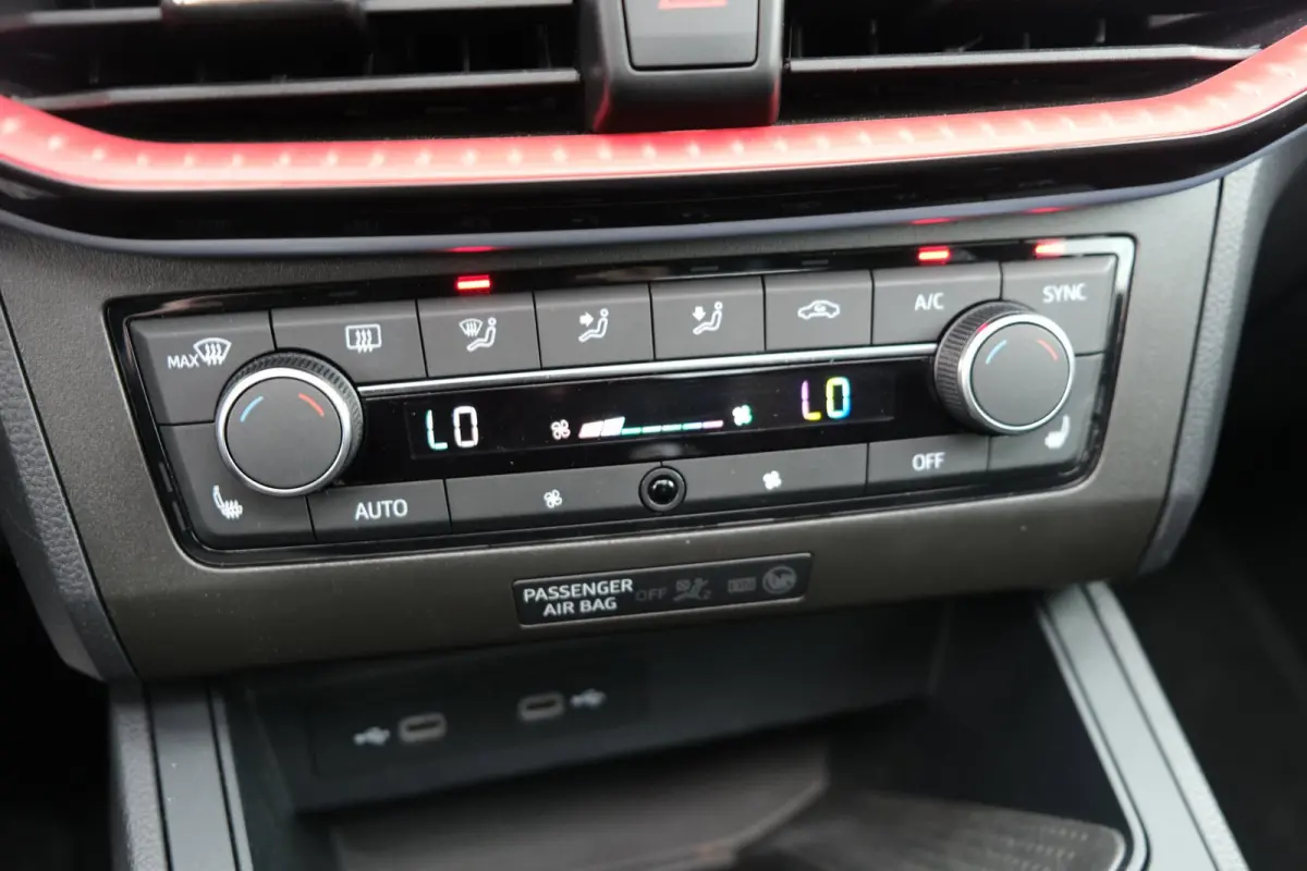1.0 FR DSG 110PK Facelift Pano Navi Led Camera