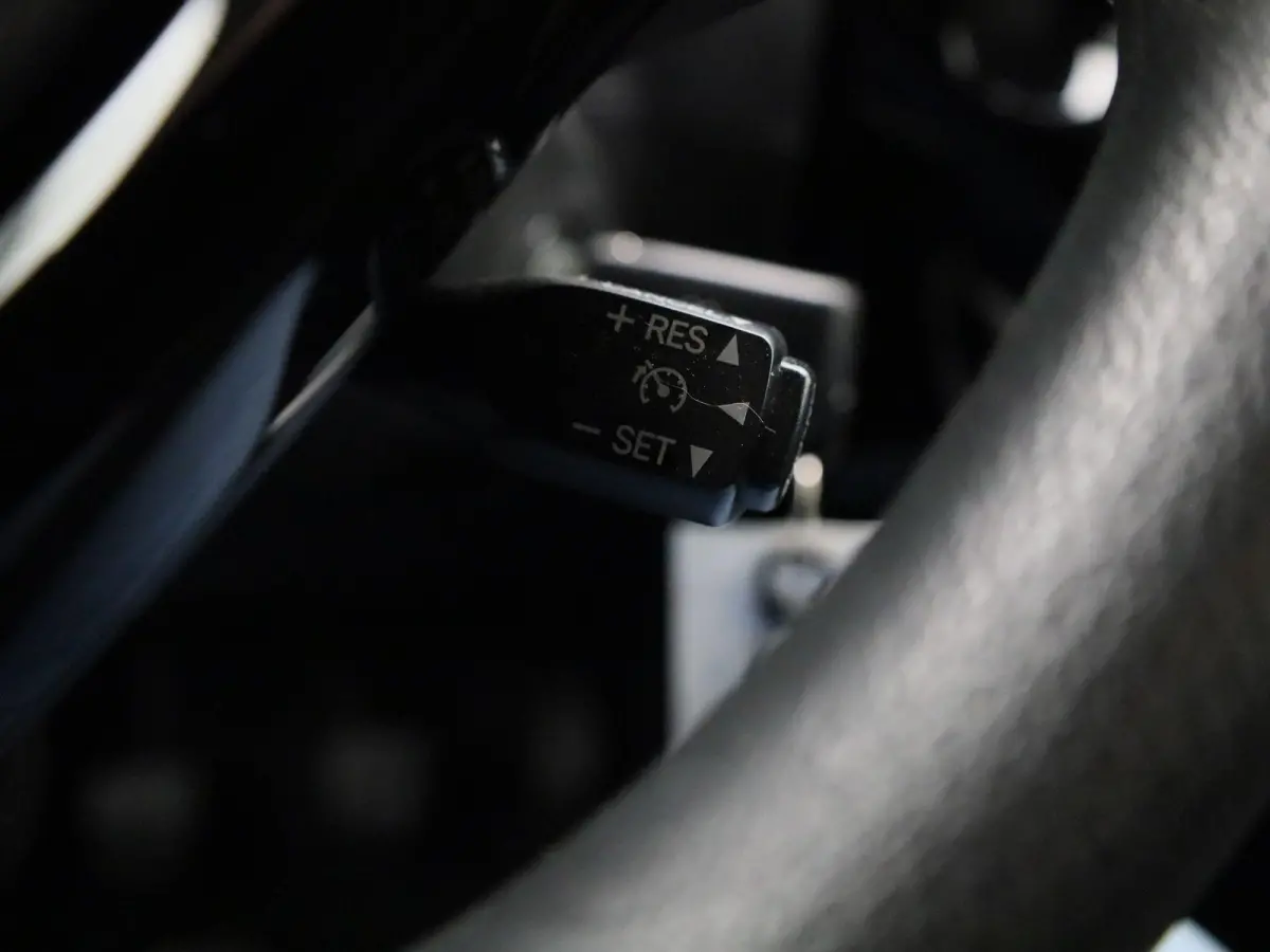 1.0 VTi Feel | AIRCO | BLUETOOTH | ELEKTRISCHE RAMEN |