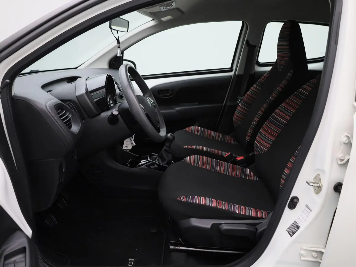 1.0 VTi Feel | AIRCO | BLUETOOTH | ELEKTRISCHE RAMEN |