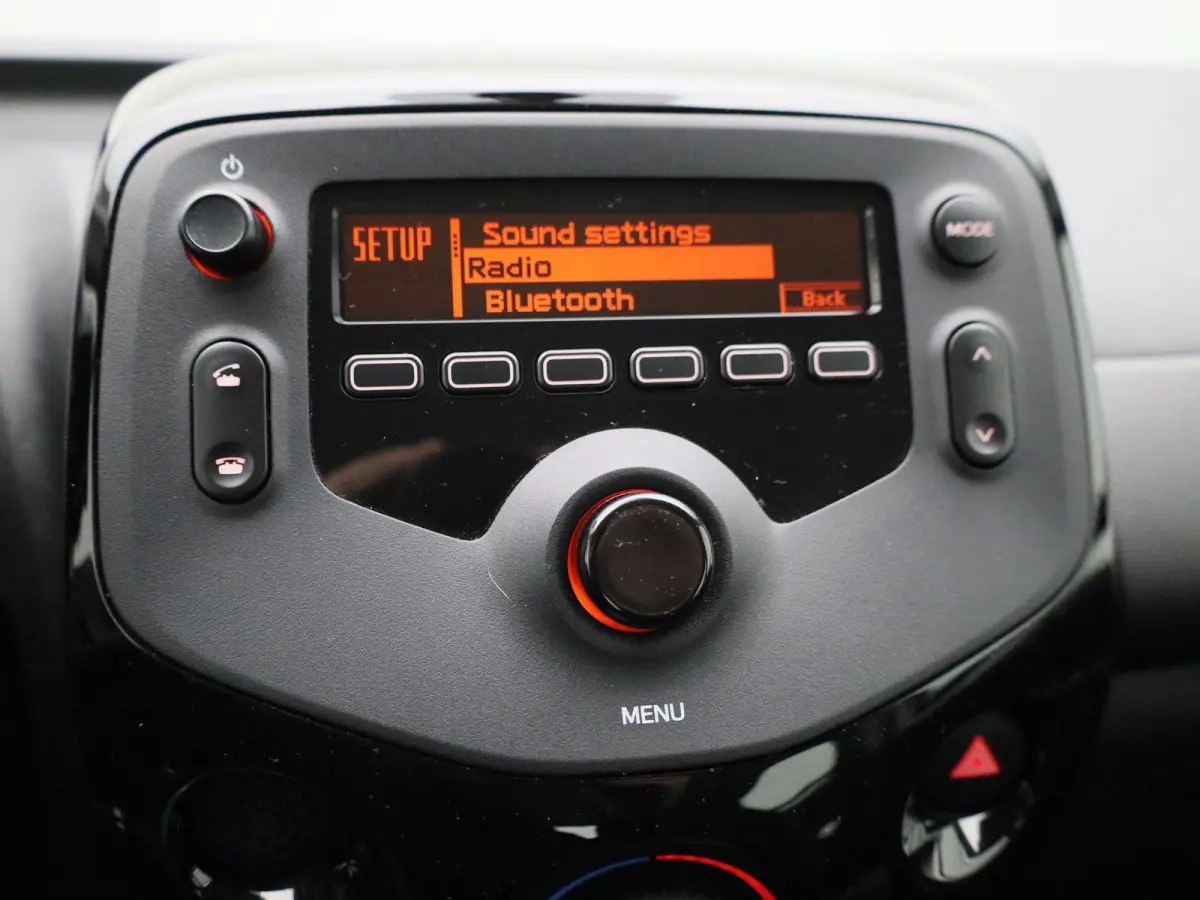 1.0 VTi Feel | AIRCO | BLUETOOTH | ELEKTRISCHE RAMEN |