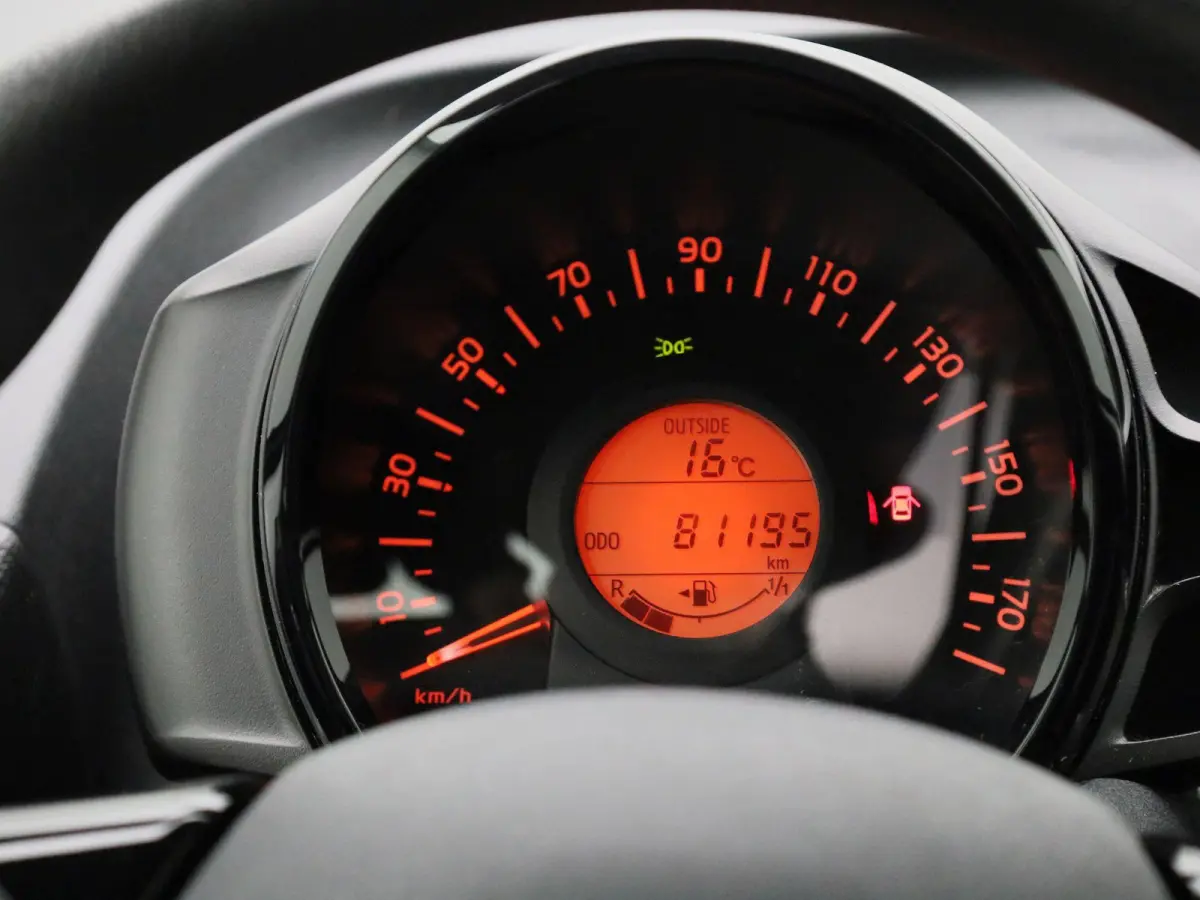 1.0 VTi Feel | AIRCO | BLUETOOTH | ELEKTRISCHE RAMEN |