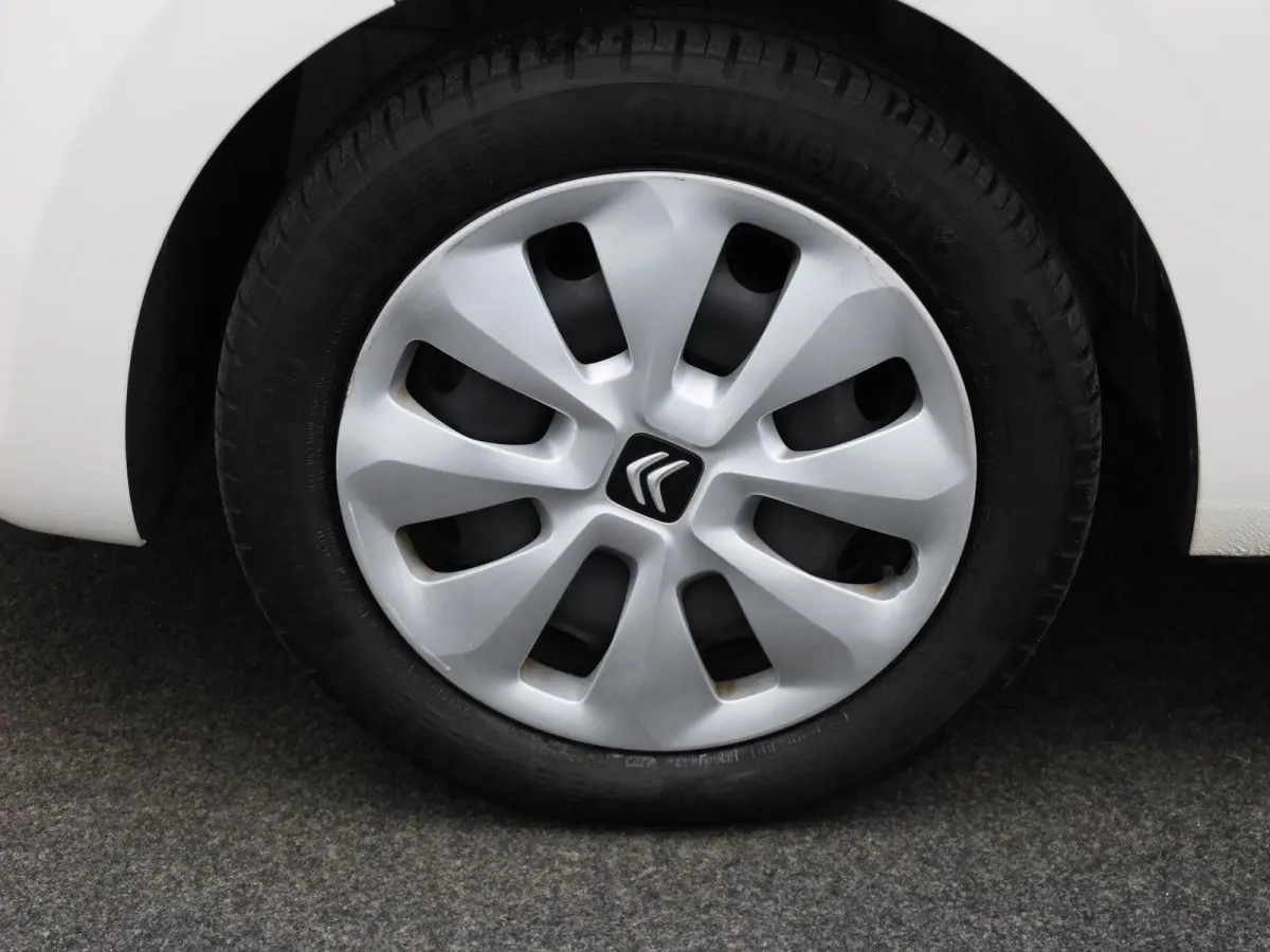 1.0 VTi Feel | AIRCO | BLUETOOTH | ELEKTRISCHE RAMEN |
