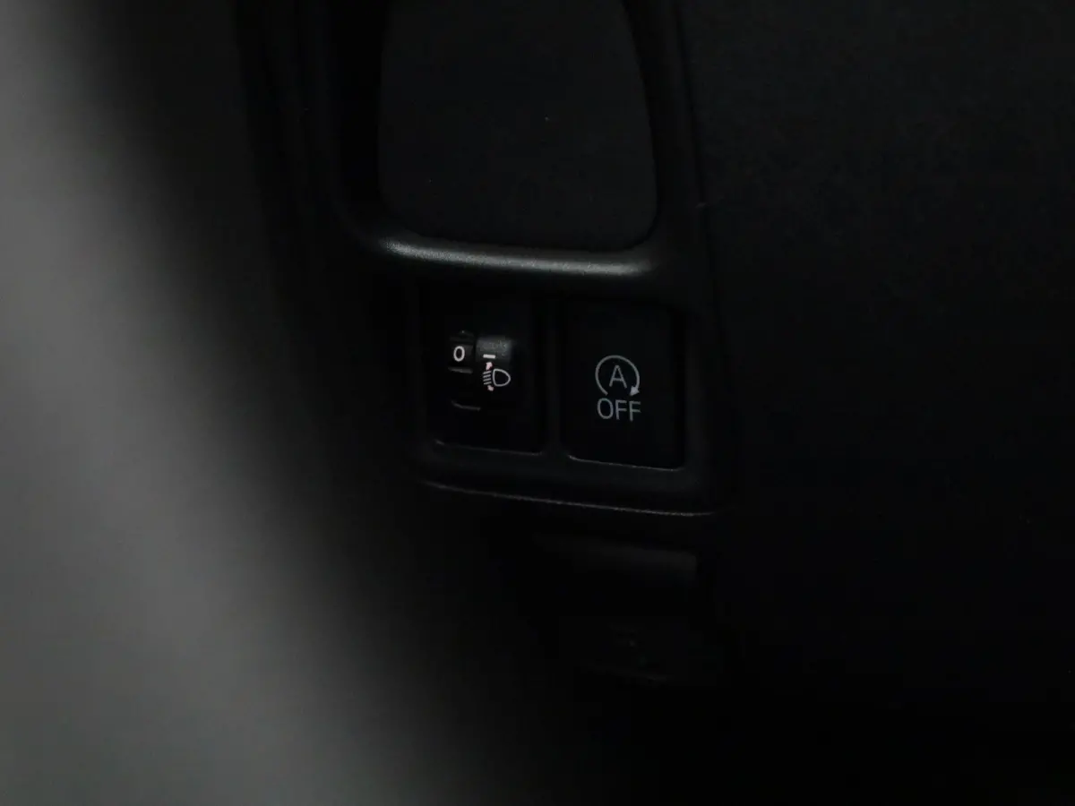1.0 VTi Feel | AIRCO | BLUETOOTH | ELEKTRISCHE RAMEN |