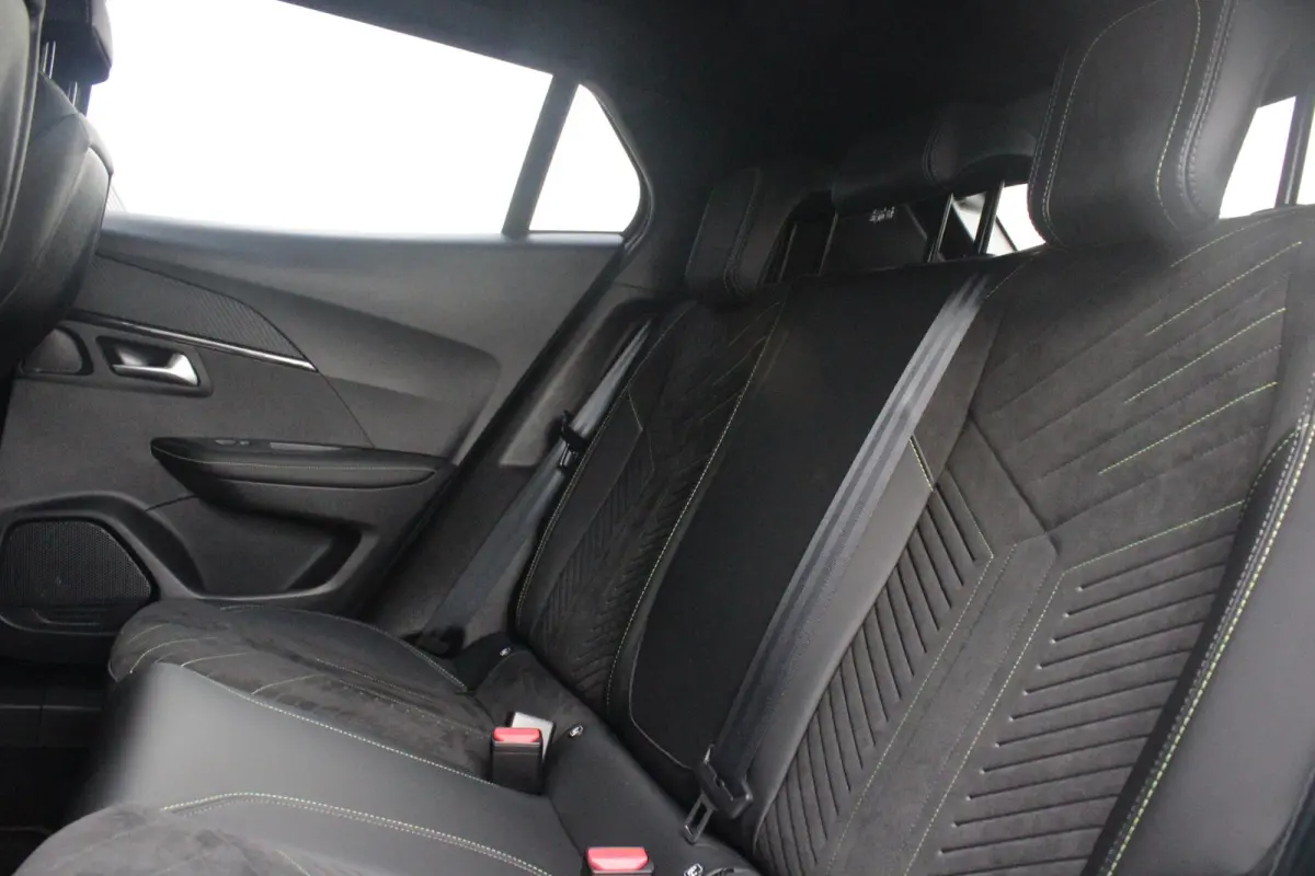 1.2 Hybrid 145 GT PACK | ELEKTRISCH BEDIENBARE BESTUURDERSSTOEL | NAVIGATIE | FULL LED KOPLAMPEN | DRAADLOZE APPLE CARPLAY/ANDROID AUTO | ADAPTIVE CRUISE CONTROL | CAMERA VOOR + ACHTER | CLI