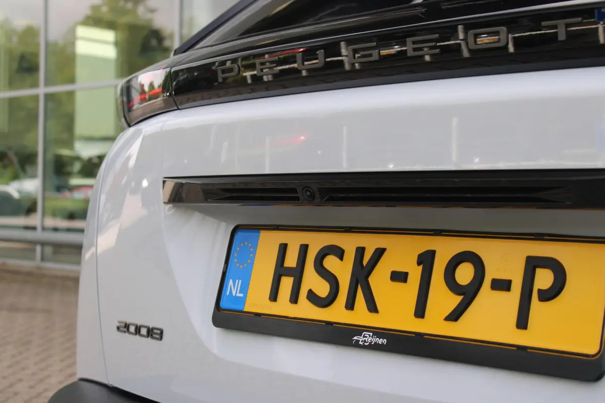 1.2 Hybrid 145 GT PACK | ELEKTRISCH BEDIENBARE BESTUURDERSSTOEL | NAVIGATIE | FULL LED KOPLAMPEN | DRAADLOZE APPLE CARPLAY/ANDROID AUTO | ADAPTIVE CRUISE CONTROL | CAMERA VOOR + ACHTER | CLI