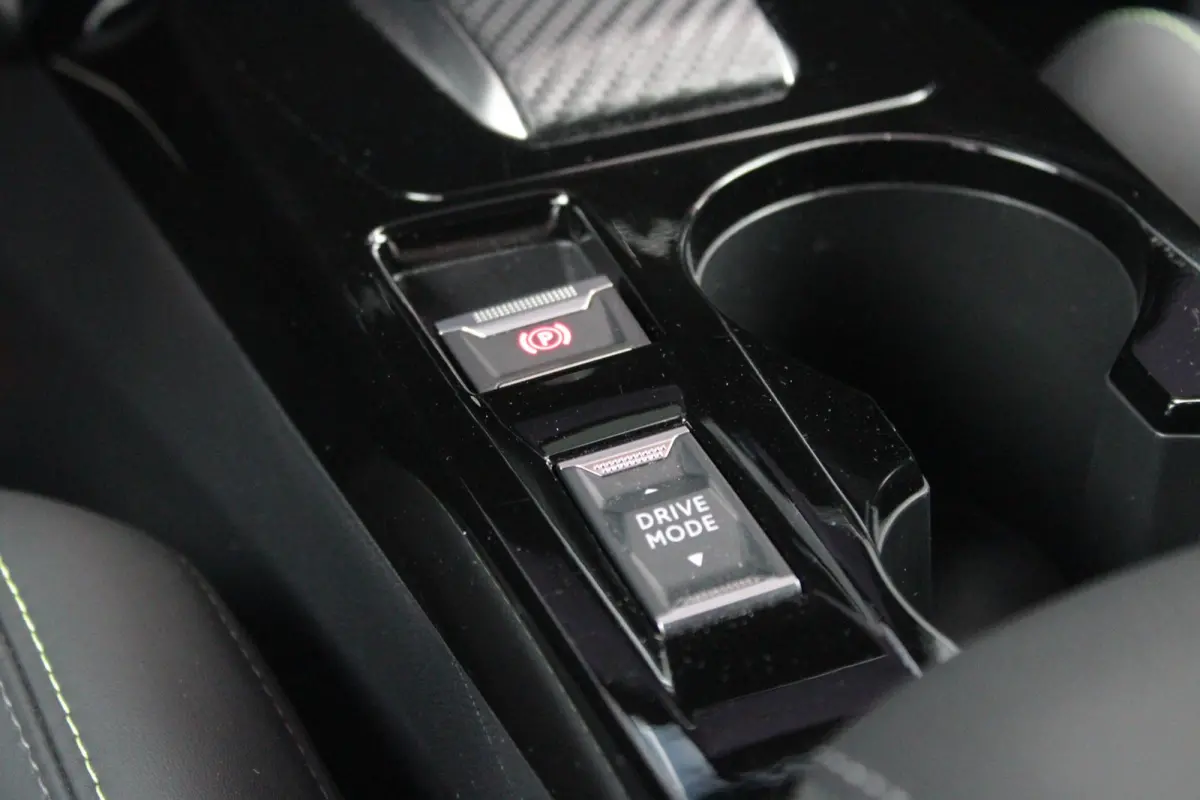 1.2 Hybrid 145 GT PACK | ELEKTRISCH BEDIENBARE BESTUURDERSSTOEL | NAVIGATIE | FULL LED KOPLAMPEN | DRAADLOZE APPLE CARPLAY/ANDROID AUTO | ADAPTIVE CRUISE CONTROL | CAMERA VOOR + ACHTER | CLI