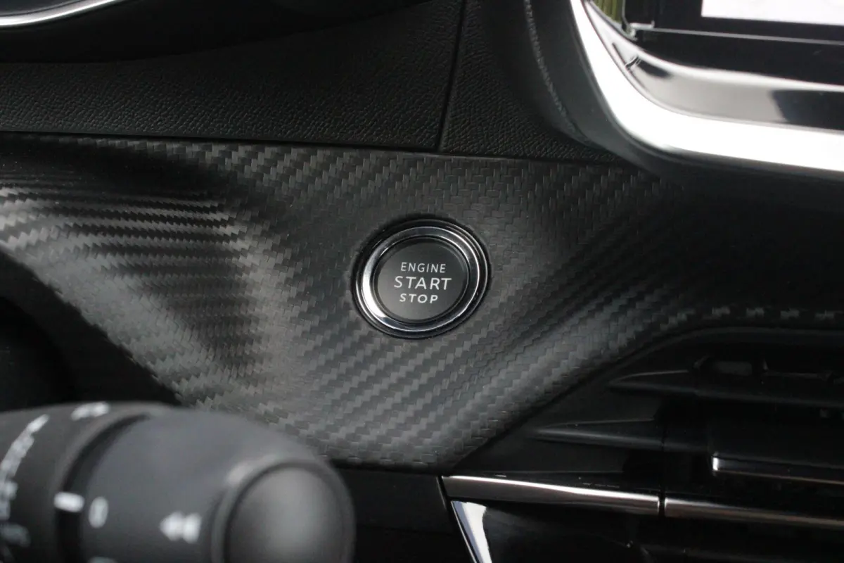 1.2 Hybrid 145 GT PACK | ELEKTRISCH BEDIENBARE BESTUURDERSSTOEL | NAVIGATIE | FULL LED KOPLAMPEN | DRAADLOZE APPLE CARPLAY/ANDROID AUTO | ADAPTIVE CRUISE CONTROL | CAMERA VOOR + ACHTER | CLI