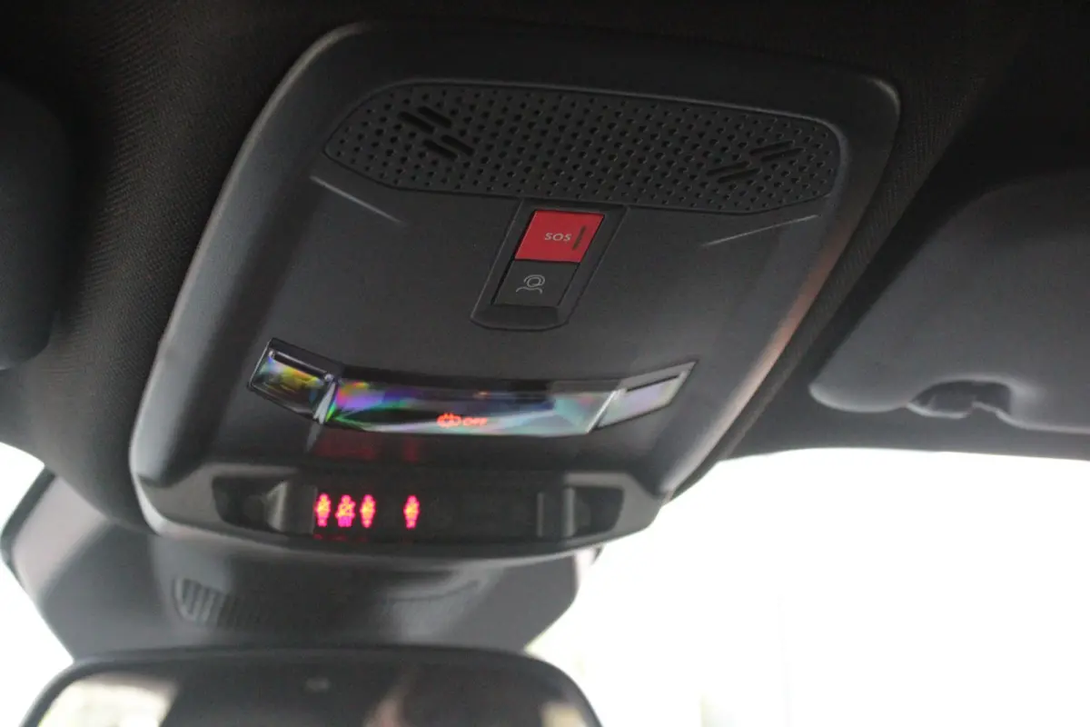 1.2 Hybrid 145 GT PACK | ELEKTRISCH BEDIENBARE BESTUURDERSSTOEL | NAVIGATIE | FULL LED KOPLAMPEN | DRAADLOZE APPLE CARPLAY/ANDROID AUTO | ADAPTIVE CRUISE CONTROL | CAMERA VOOR + ACHTER | CLI