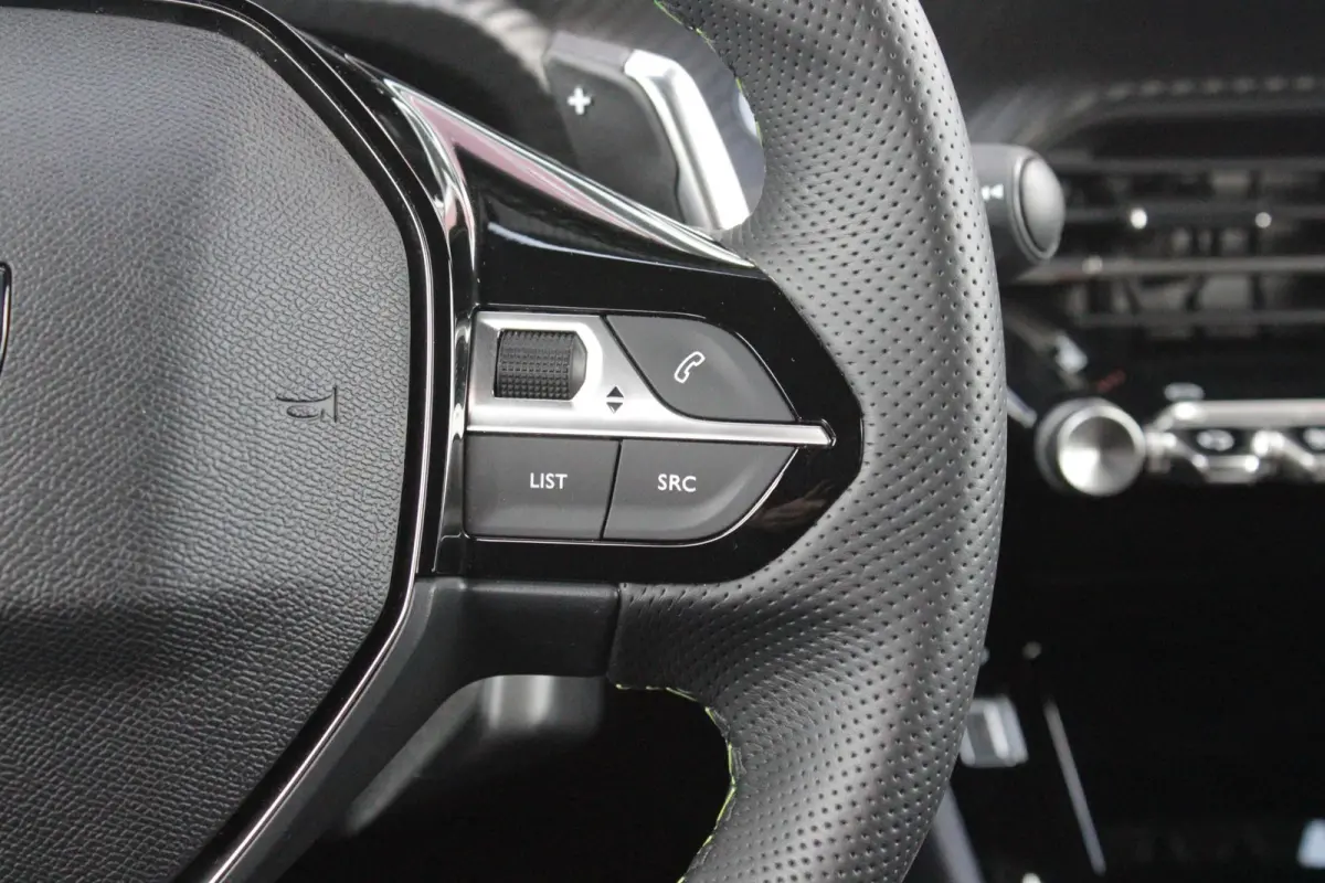 1.2 Hybrid 145 GT PACK | ELEKTRISCH BEDIENBARE BESTUURDERSSTOEL | NAVIGATIE | FULL LED KOPLAMPEN | DRAADLOZE APPLE CARPLAY/ANDROID AUTO | ADAPTIVE CRUISE CONTROL | CAMERA VOOR + ACHTER | CLI
