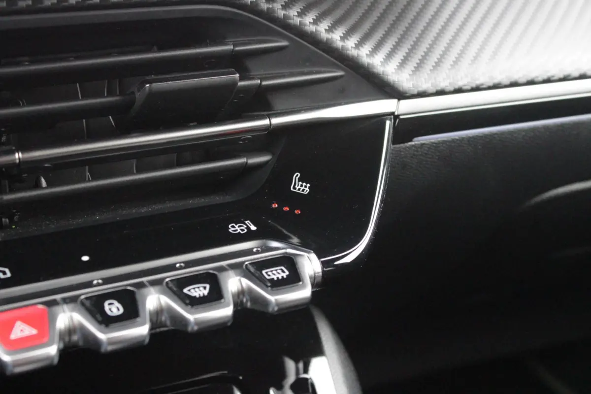 1.2 Hybrid 145 GT PACK | ELEKTRISCH BEDIENBARE BESTUURDERSSTOEL | NAVIGATIE | FULL LED KOPLAMPEN | DRAADLOZE APPLE CARPLAY/ANDROID AUTO | ADAPTIVE CRUISE CONTROL | CAMERA VOOR + ACHTER | CLI