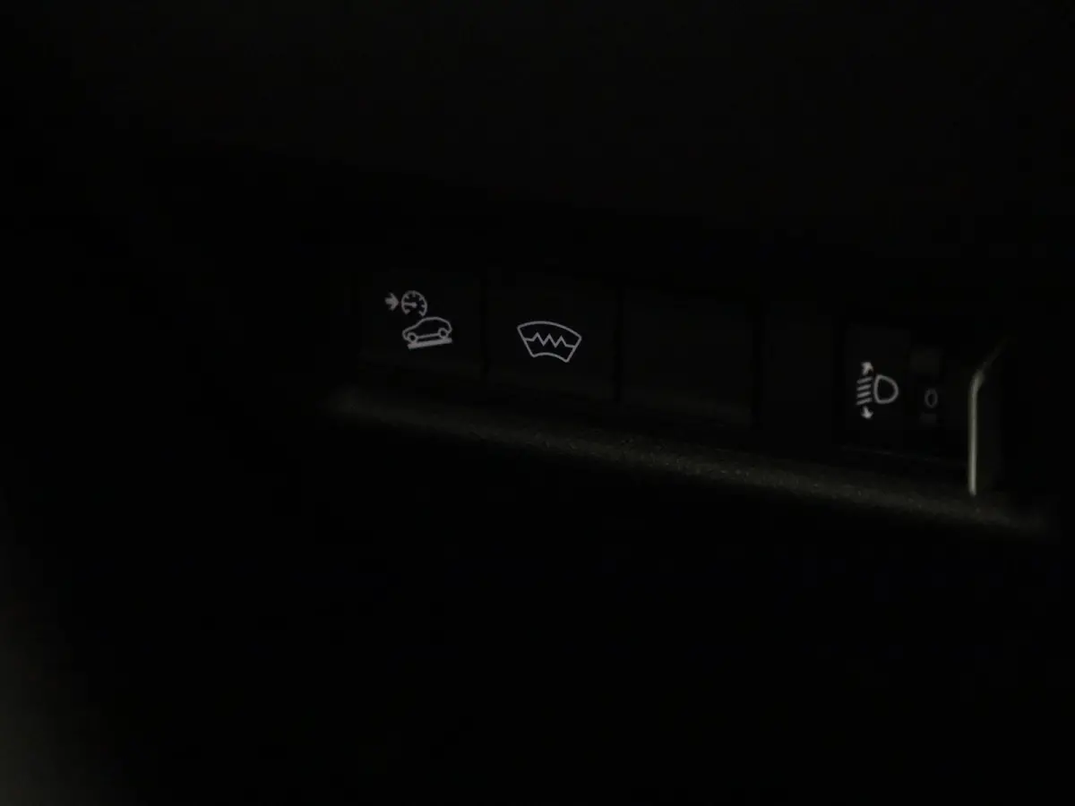 54kWh Altitude | ACHTERUITRIJCAMERA | APPLE CARPLAY - ANDROID AUTO | ADAPTIVE CRUISE CONTROL | ELEKTRISCHE KOFFERKLEP |