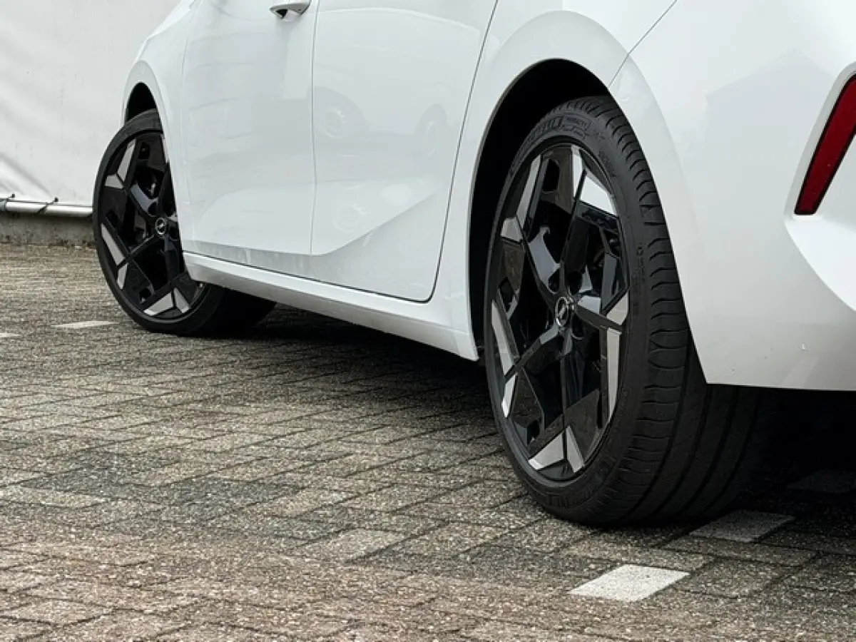 1.6 Turbo Plug In Hybrid GSe met Navi/360-Camera, Memory-stoelen, Dodehoek