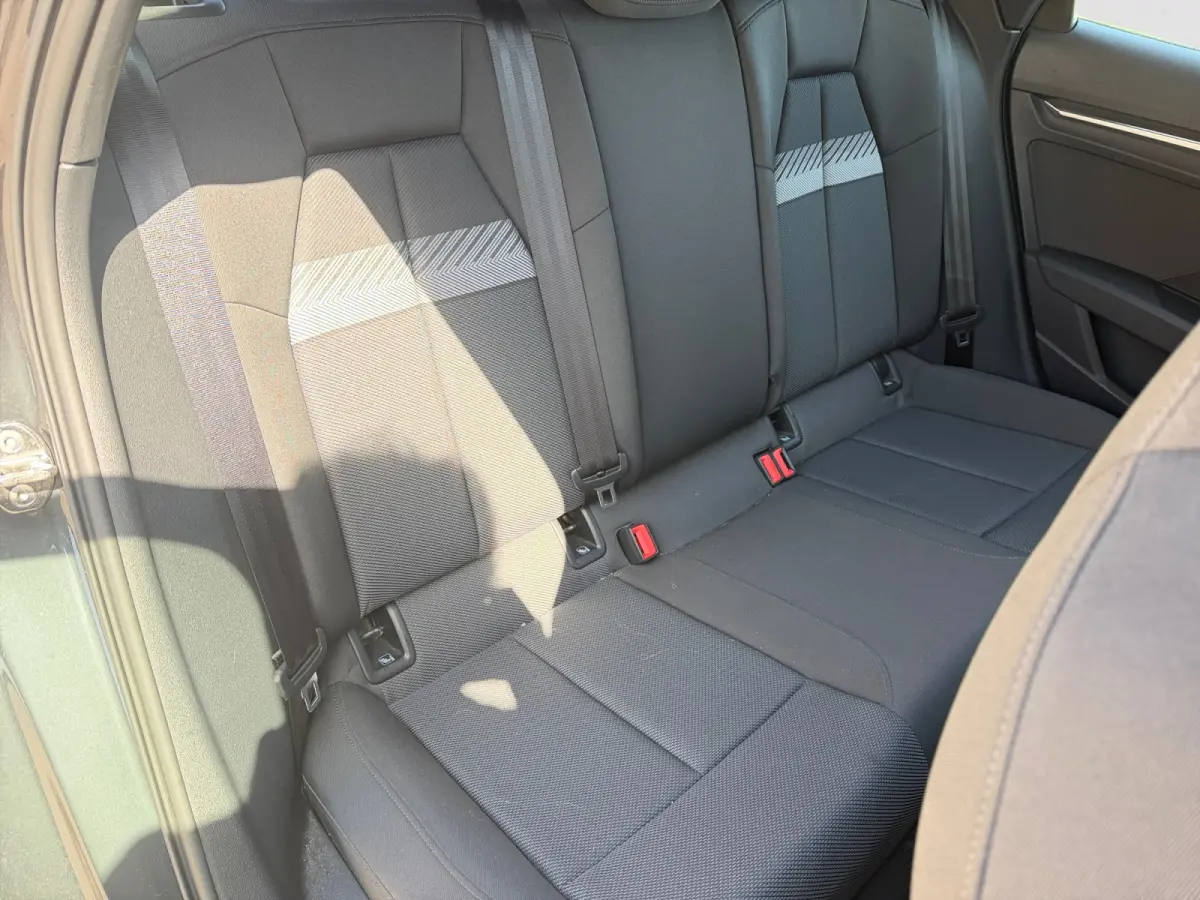 30 TFSI Business edition Carplay, Android Auto, Led Matrix, Sport Interieur, Privacy Glass