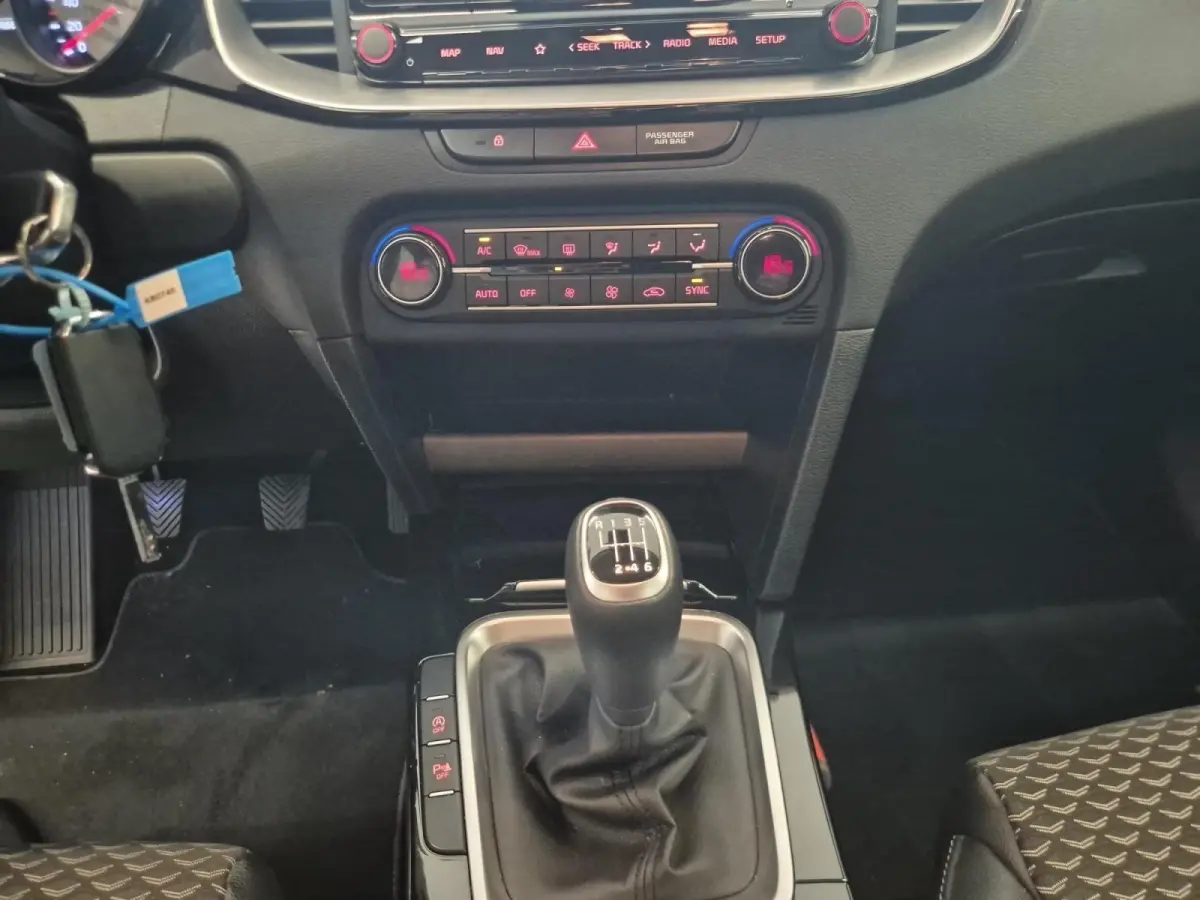 1.5 T-GDI MHEV DynamicLine | Cruise Control | Climate Control | Camera | Navigatie | 18 Inch Velgen |