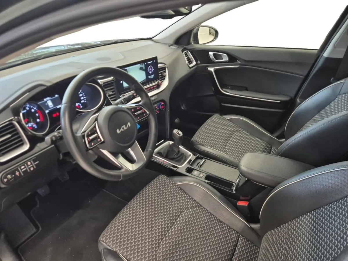 1.5 T-GDI MHEV DynamicLine | Cruise Control | Climate Control | Camera | Navigatie | 18 Inch Velgen |