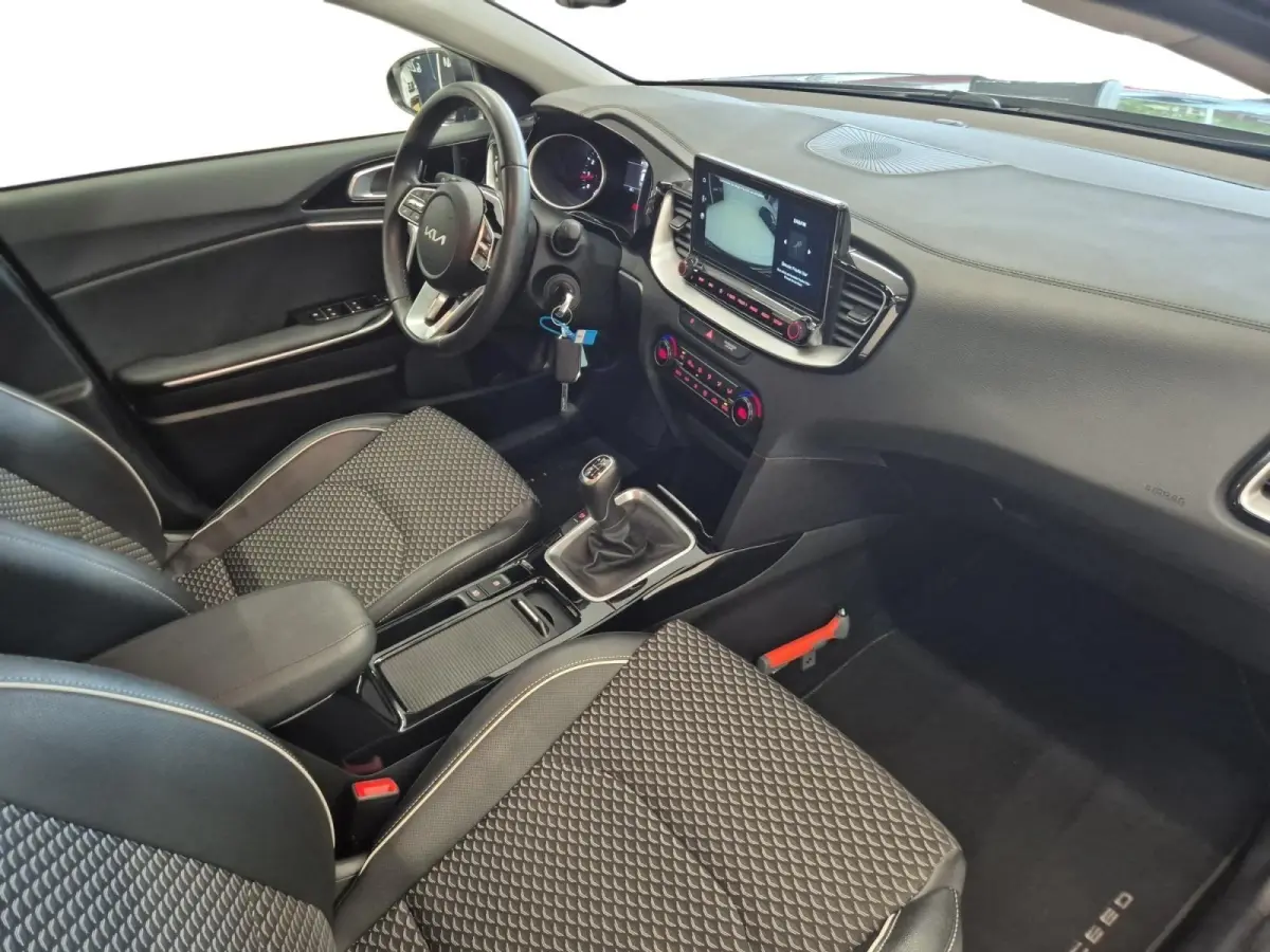 1.5 T-GDI MHEV DynamicLine | Cruise Control | Climate Control | Camera | Navigatie | 18 Inch Velgen |