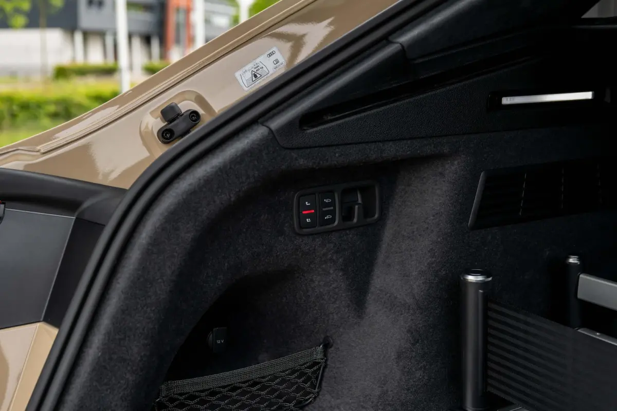 60 TFSI e quattro S Competition Aero Pack NP 179k