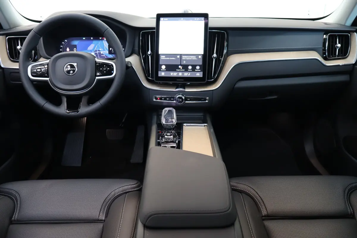 T6 350PK AWD Ultra Dark | Executive | Luchtvering | B&W | 21" | Massage | HUD