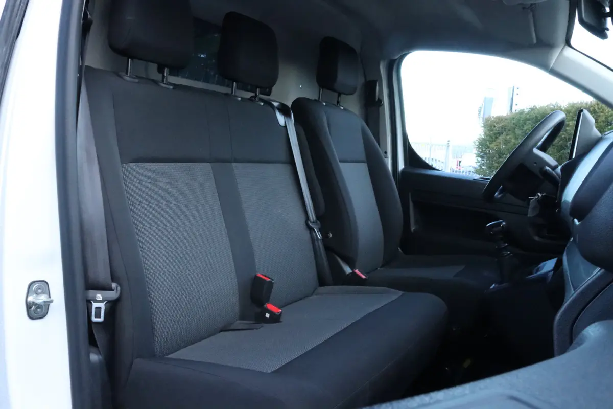 2.0 BlueHDI 145 L2 | Cruise Control | Achteruitrijcamera | PDC | Navi | Carplay | Dodehoekbewaking | Airco