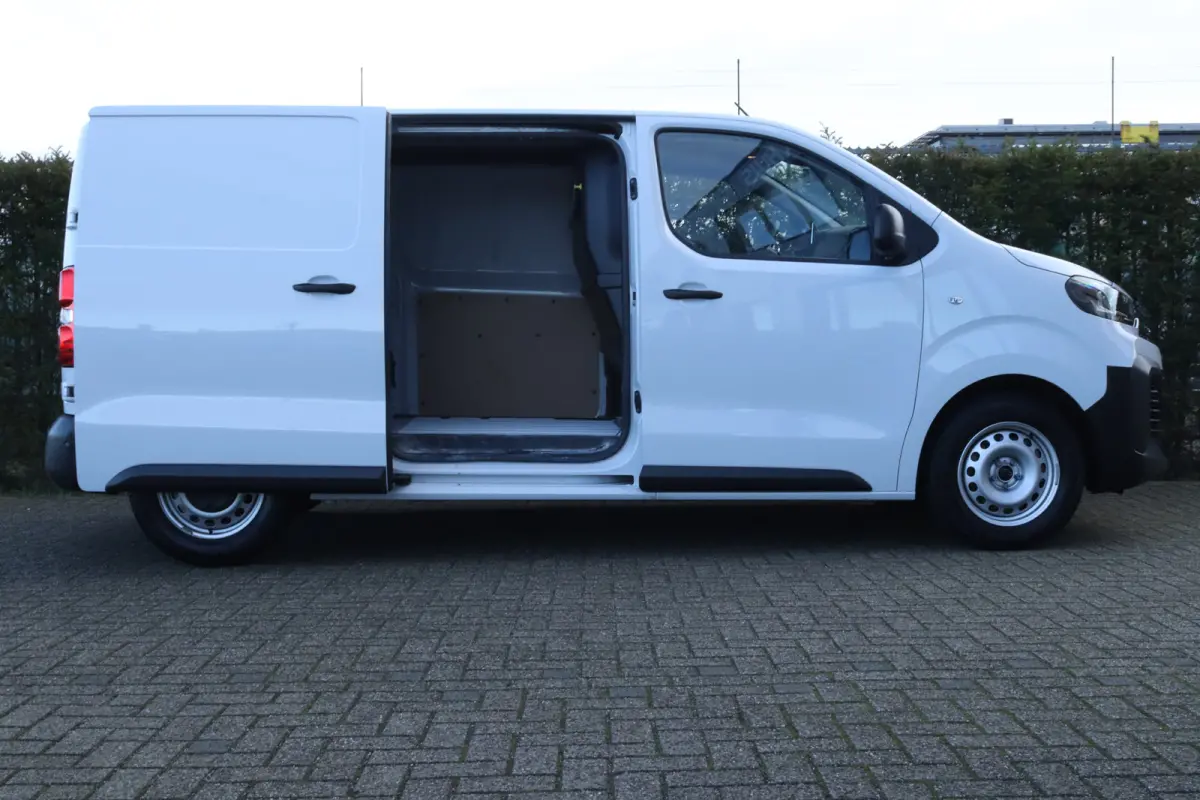 2.0 BlueHDI 145 L2 | Cruise Control | Achteruitrijcamera | PDC | Navi | Carplay | Dodehoekbewaking | Airco