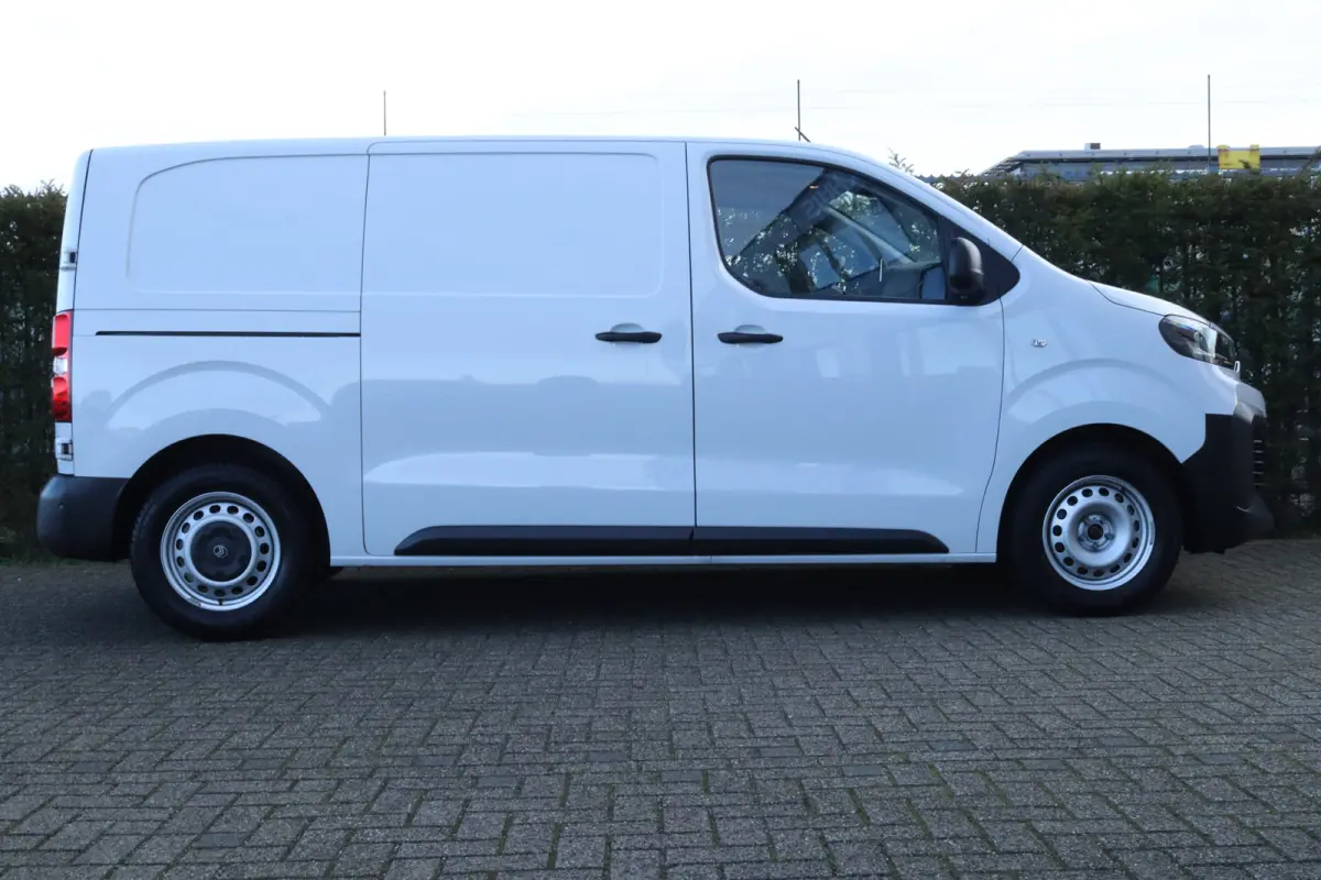 2.0 BlueHDI 145 L2 | Cruise Control | Achteruitrijcamera | PDC | Navi | Carplay | Dodehoekbewaking | Airco