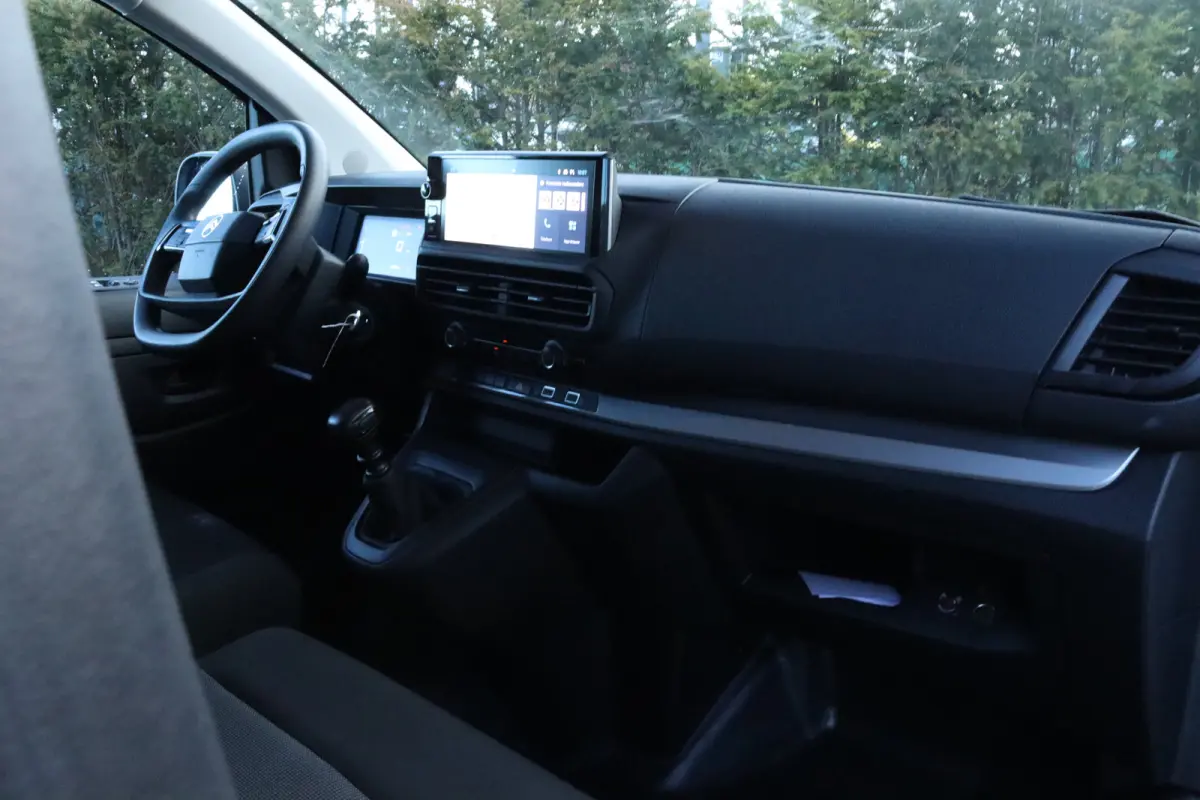2.0 BlueHDI 145 L2 | Cruise Control | Achteruitrijcamera | PDC | Navi | Carplay | Dodehoekbewaking | Airco