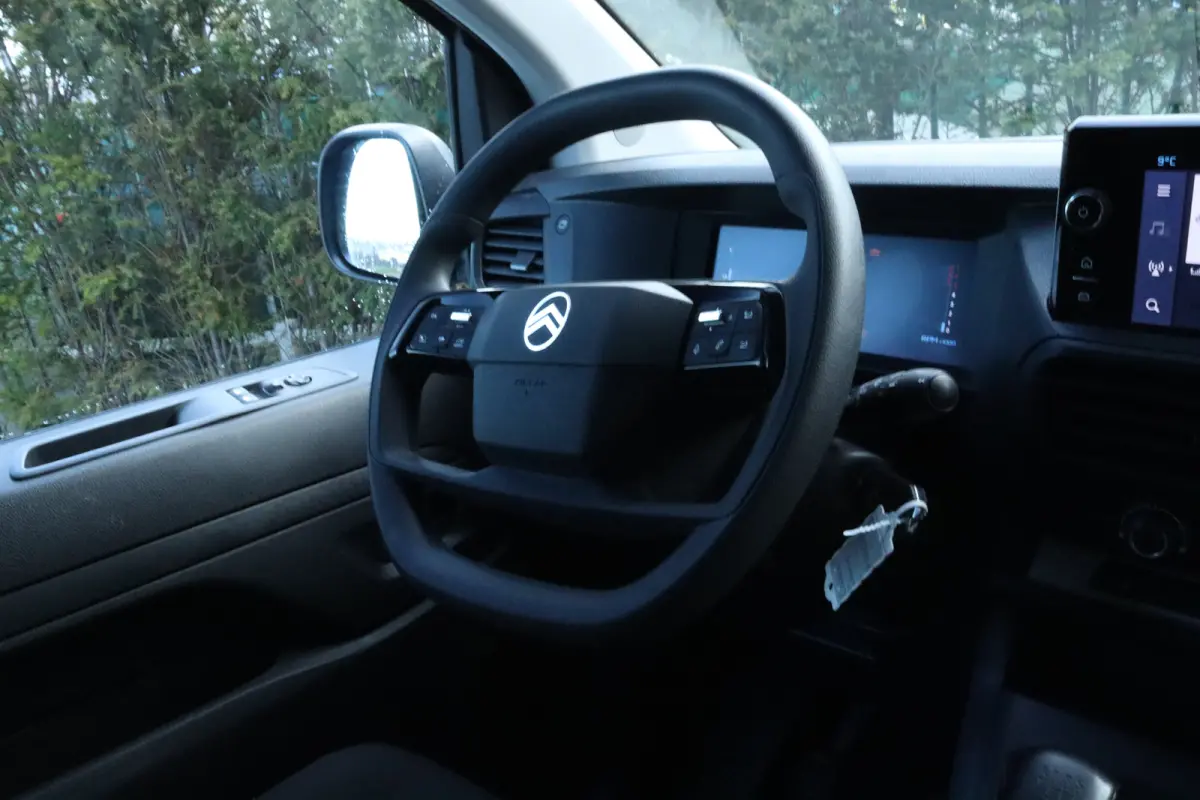 2.0 BlueHDI 145 L2 | Cruise Control | Achteruitrijcamera | PDC | Navi | Carplay | Dodehoekbewaking | Airco