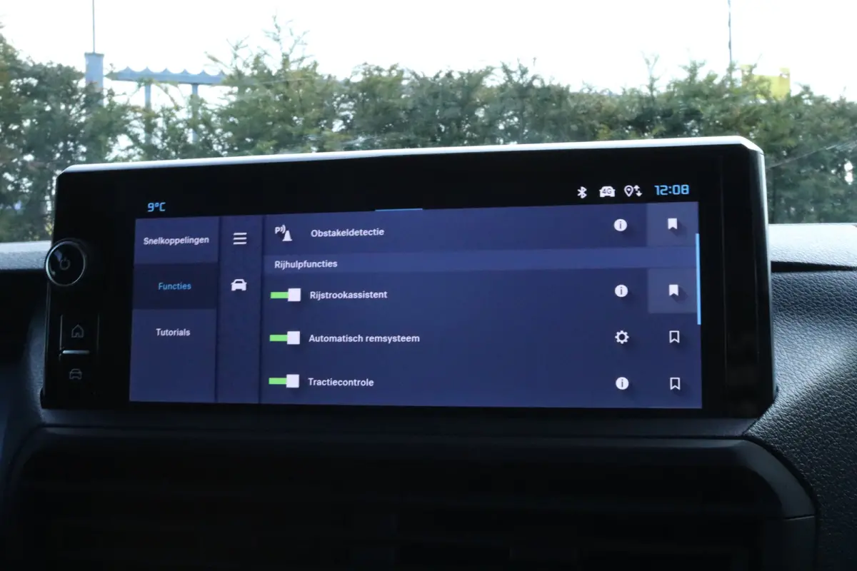 2.0 BlueHDI 145 L2 | Cruise Control | Achteruitrijcamera | PDC | Navi | Carplay | Dodehoekbewaking | Airco