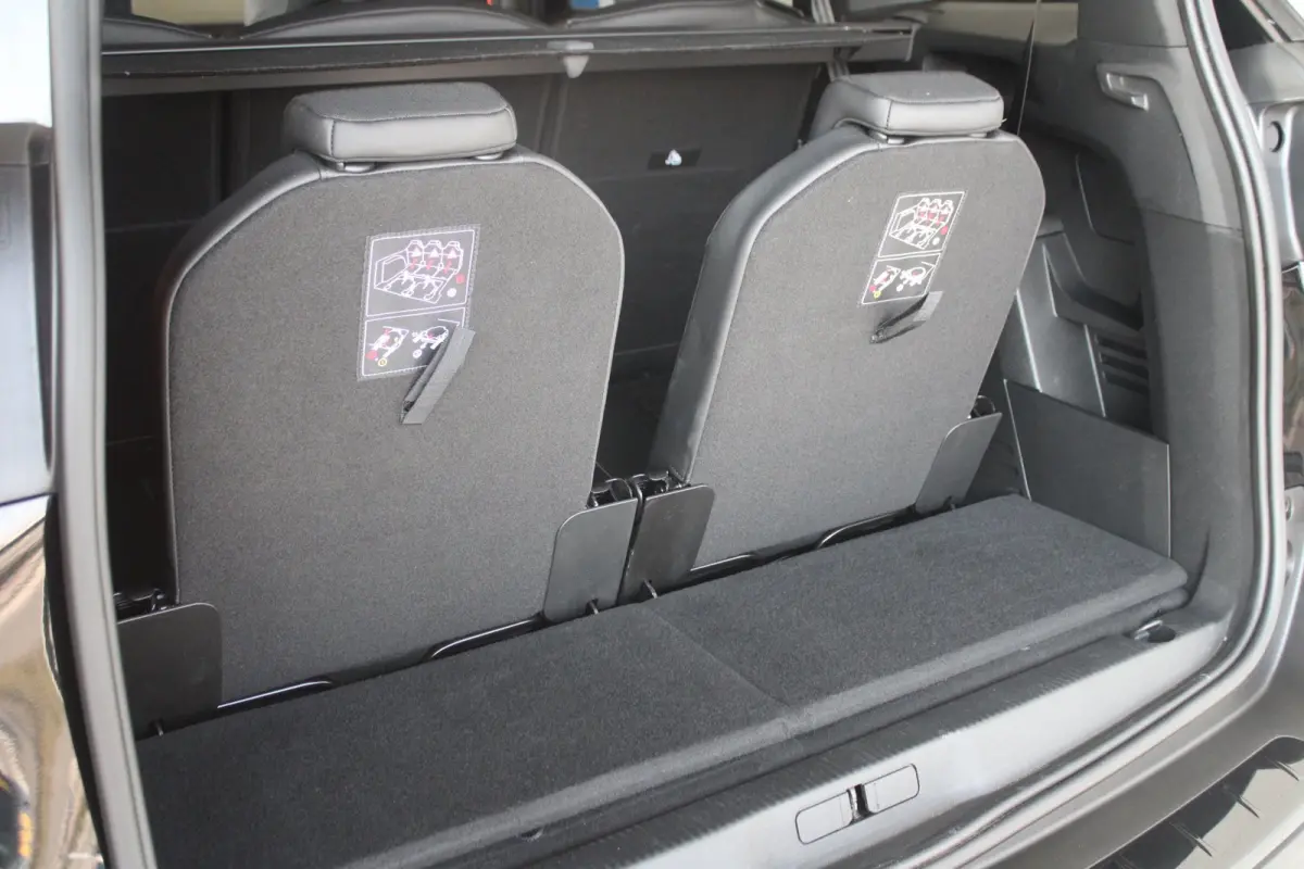 1.2 Turbo 130-PK EAT8 AUTOMAAT GT | 2 stoelen op derde rij | Afwijkende dakkleur | Airco (automatisch)